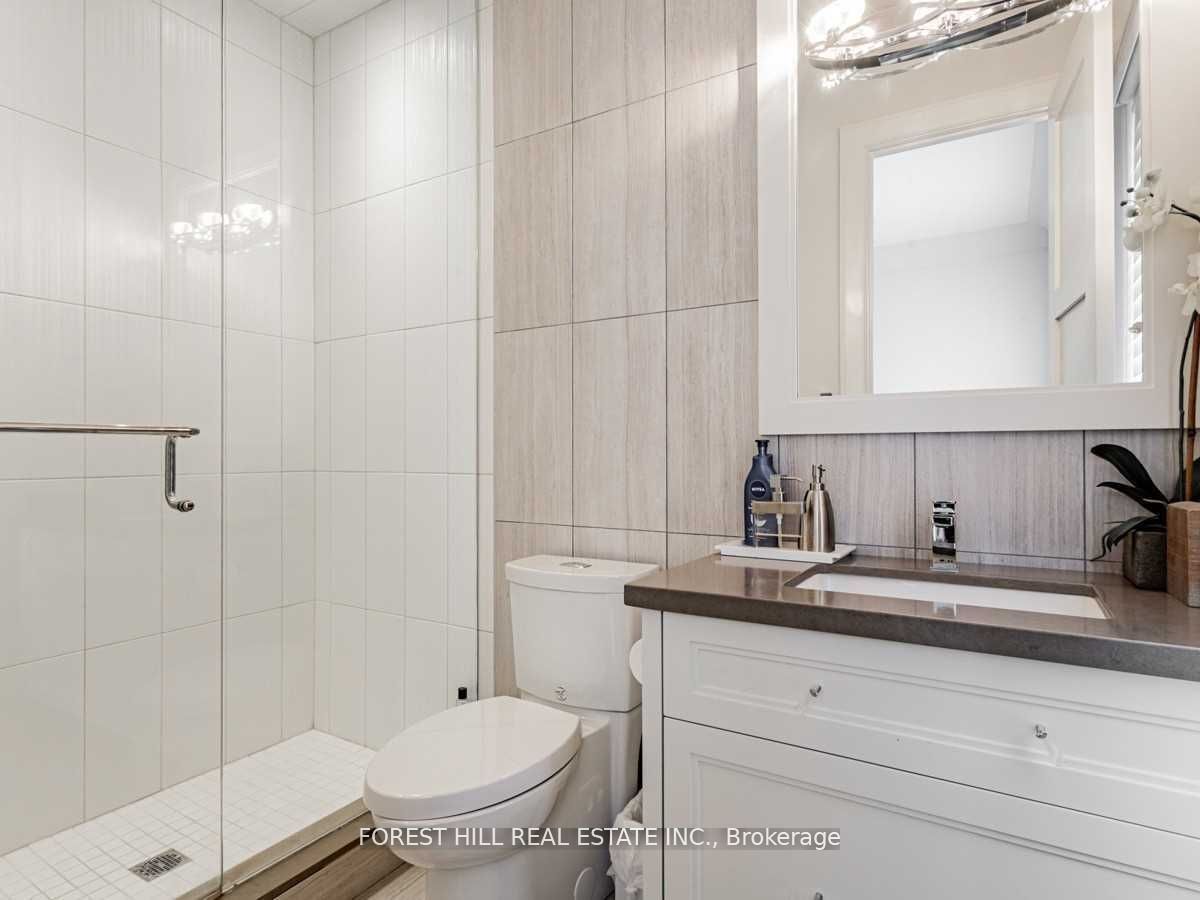 15 Vesta Dr