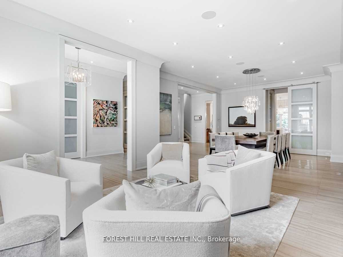 15 Vesta Dr