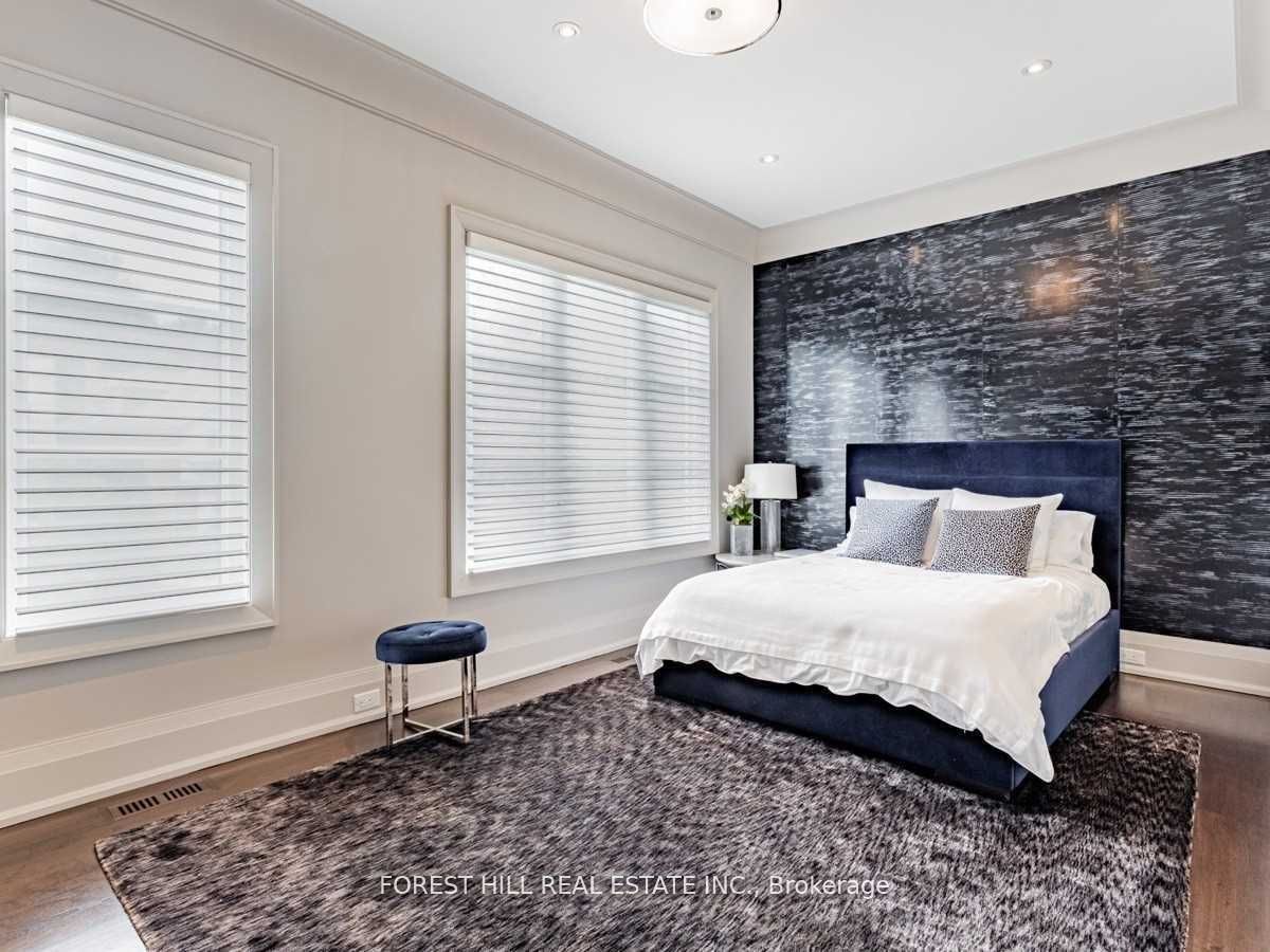 15 Vesta Dr