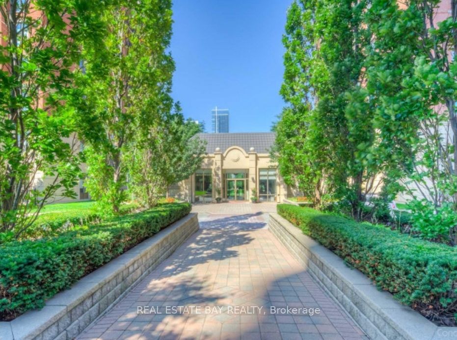 55 Harrison Garden Boulevard #808