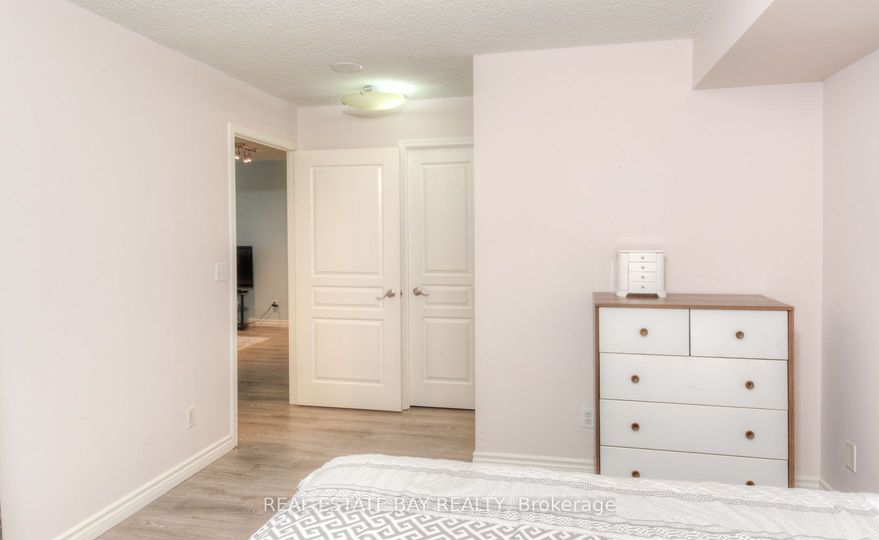 55 Harrison Garden Boulevard #808