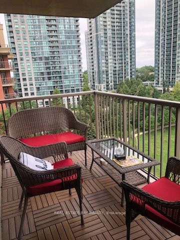 55 Harrison Garden Boulevard #808