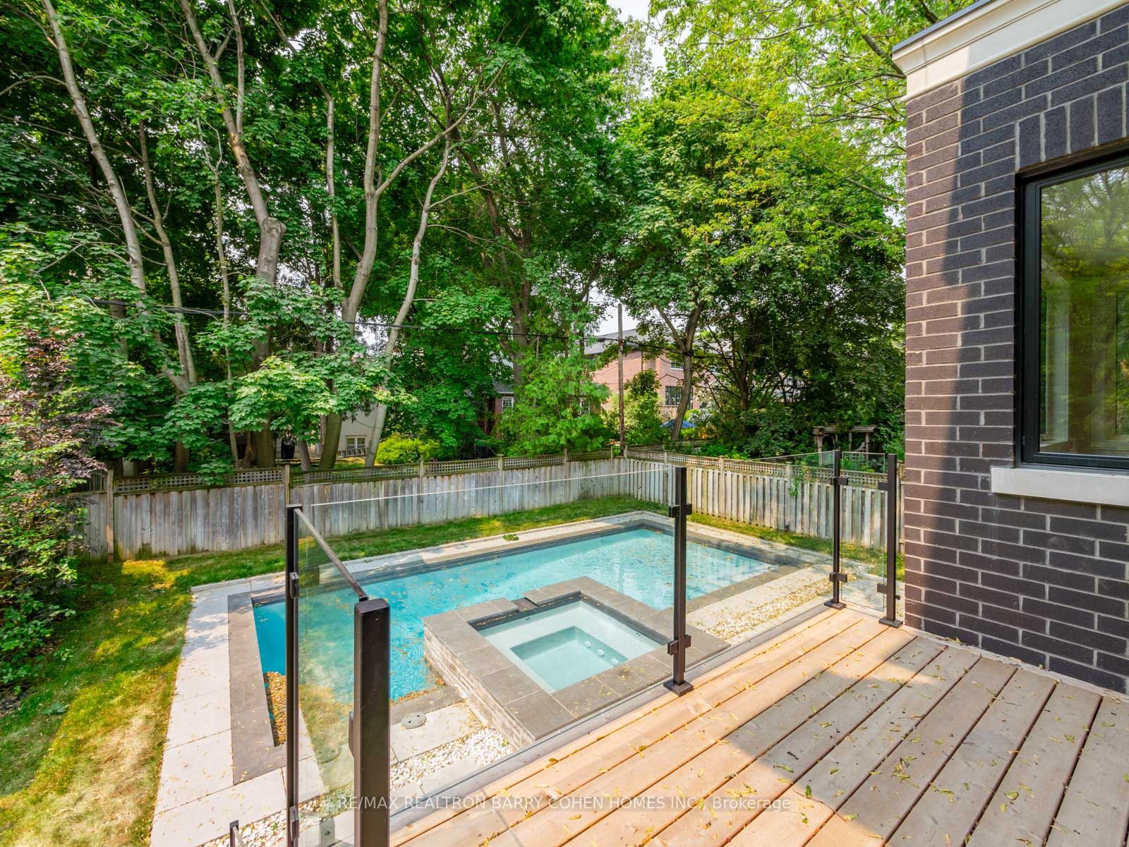 86 Mason Blvd