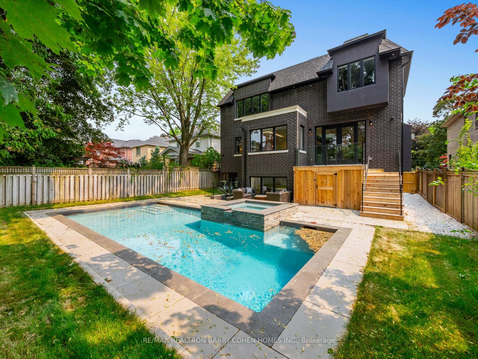 86 Mason Blvd