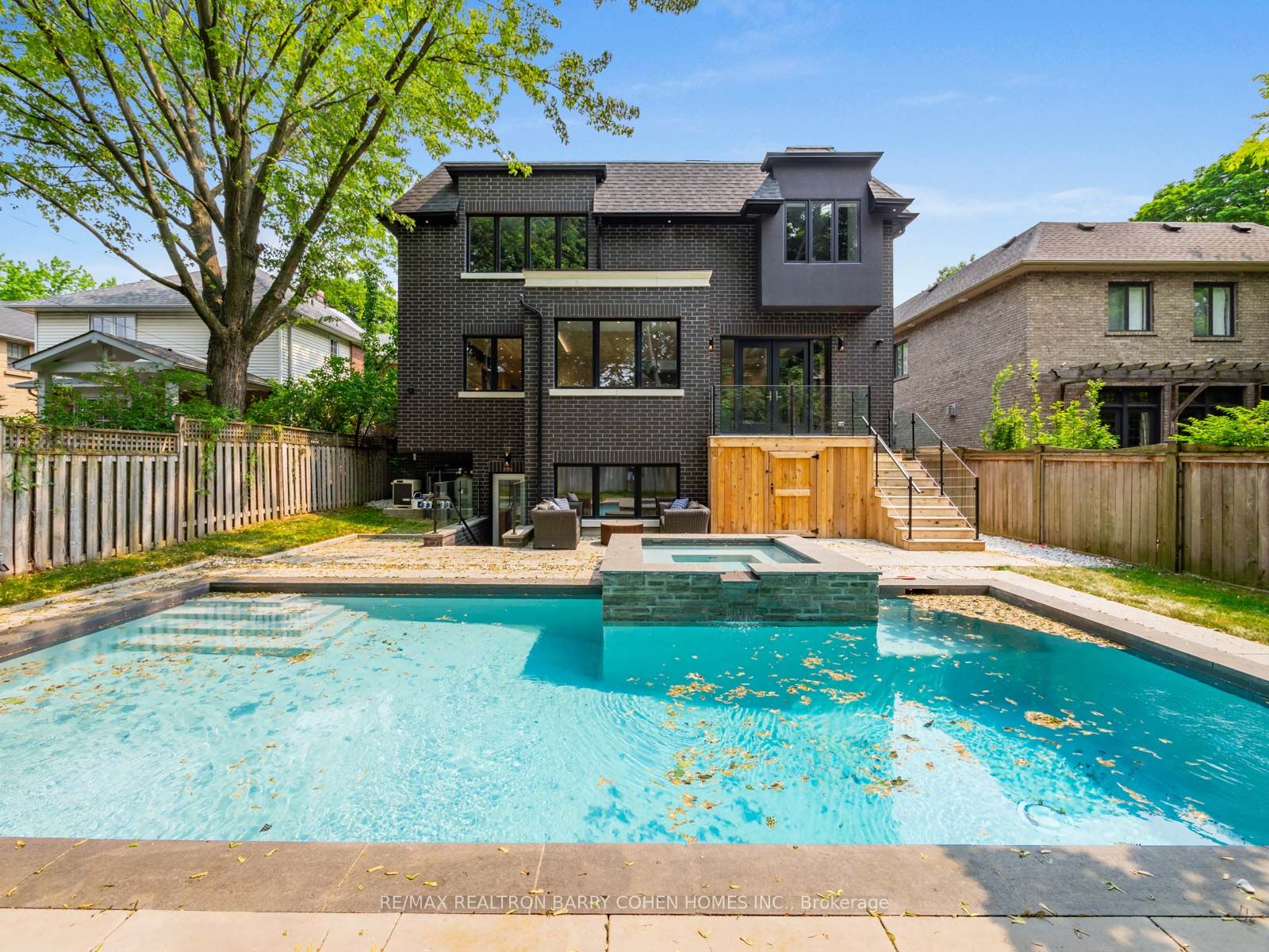 86 Mason Blvd