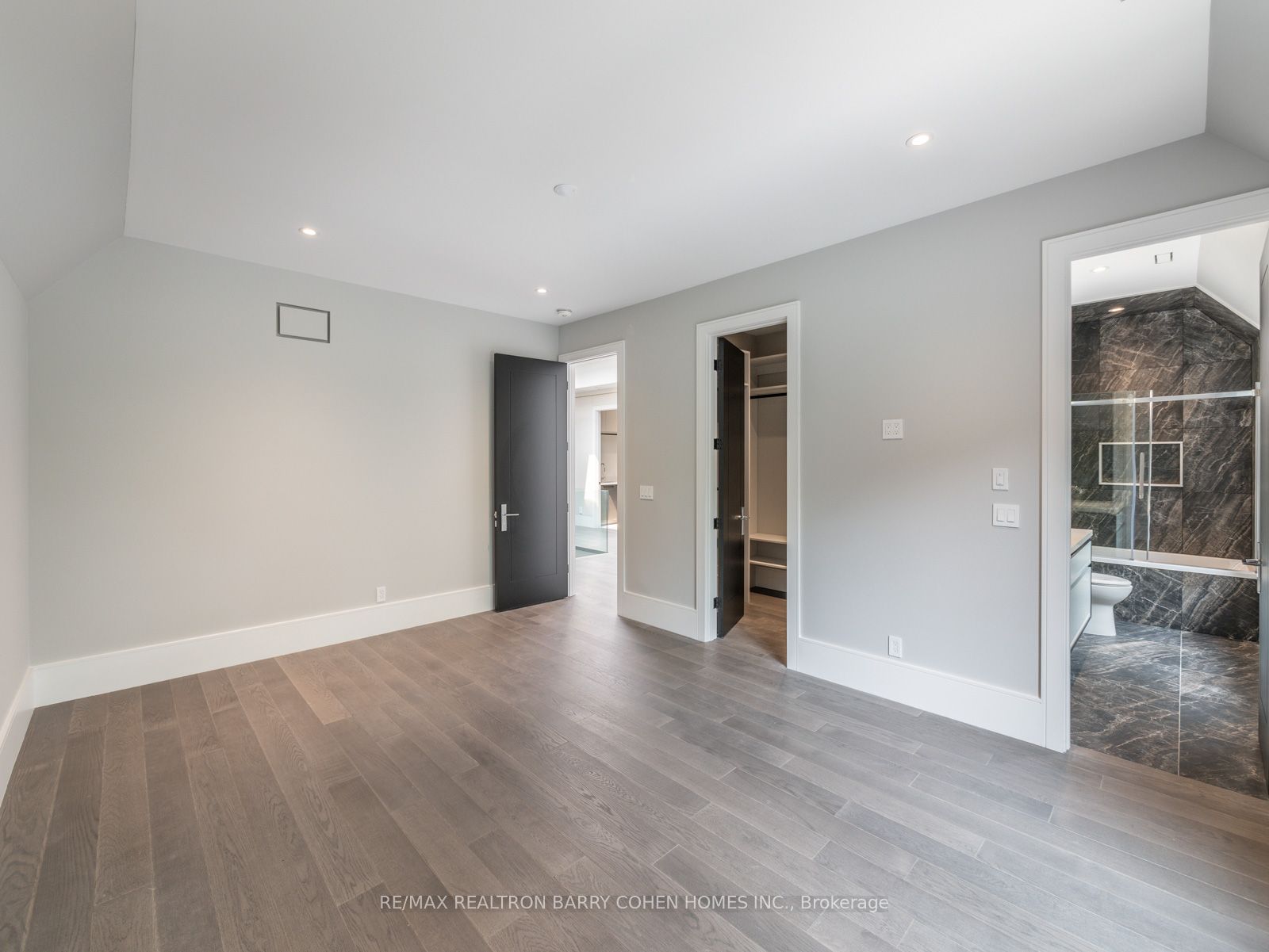 86 Mason Blvd
