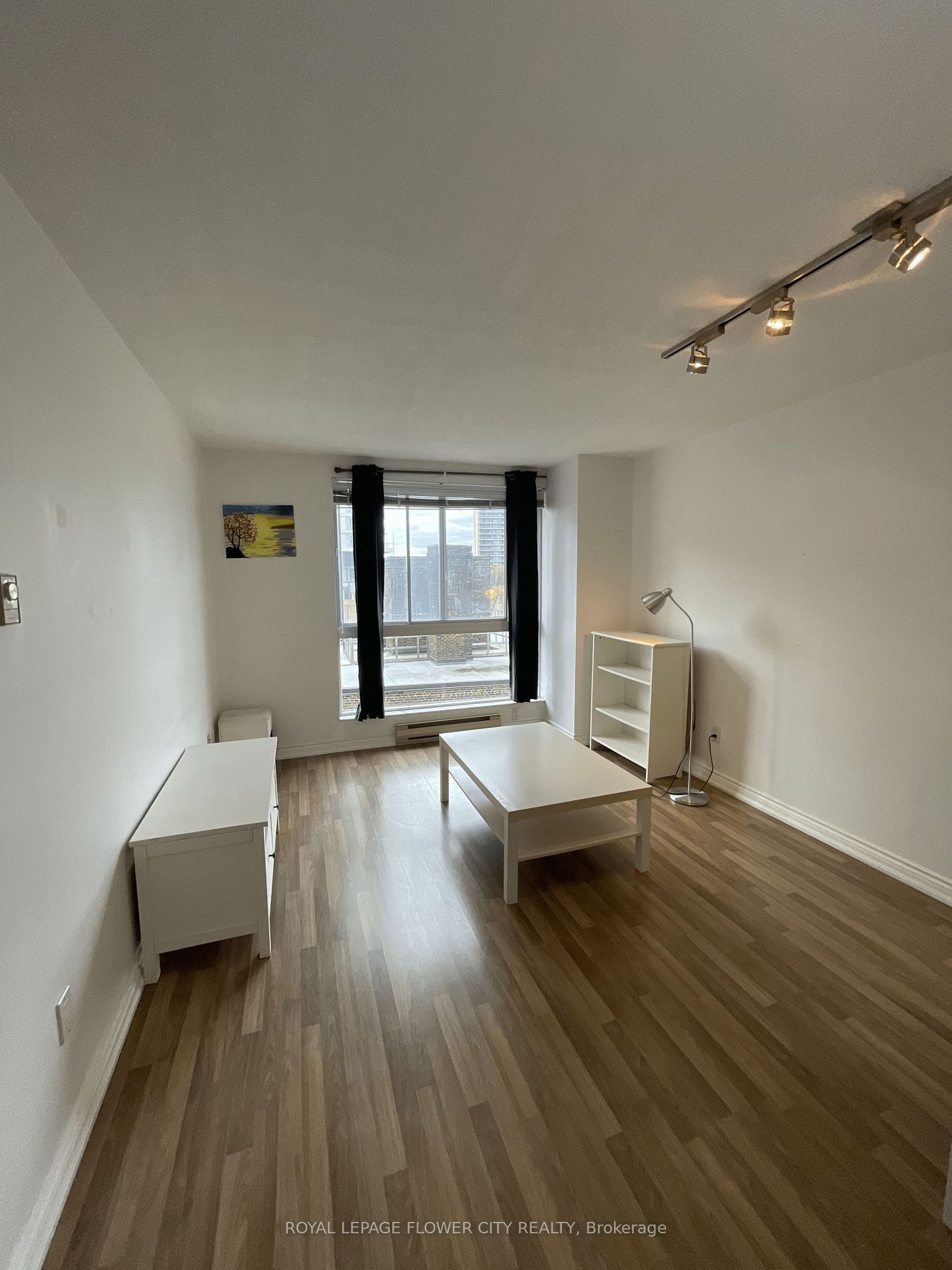 7 Broadway Ave, #604