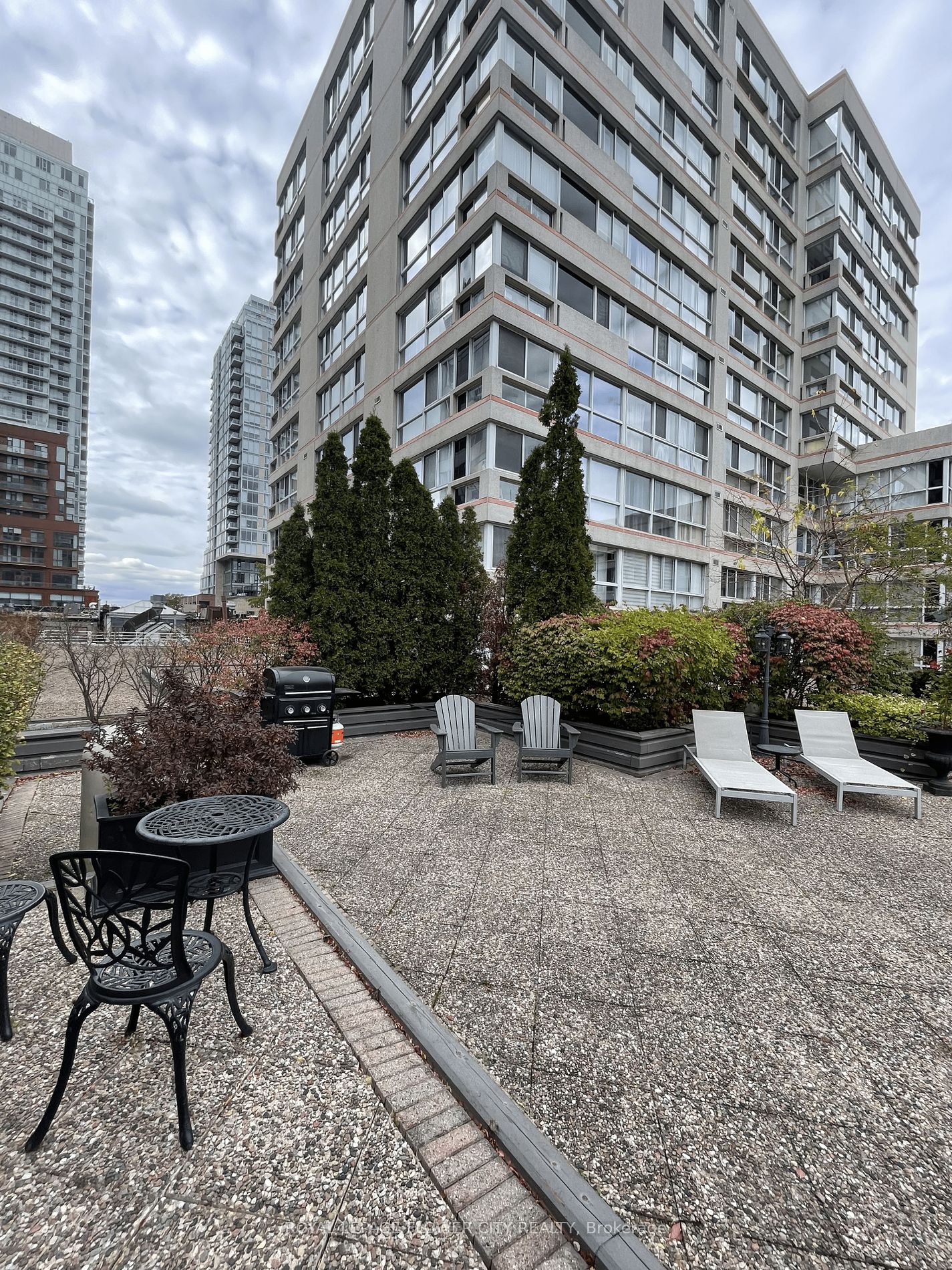 7 Broadway Ave, #604