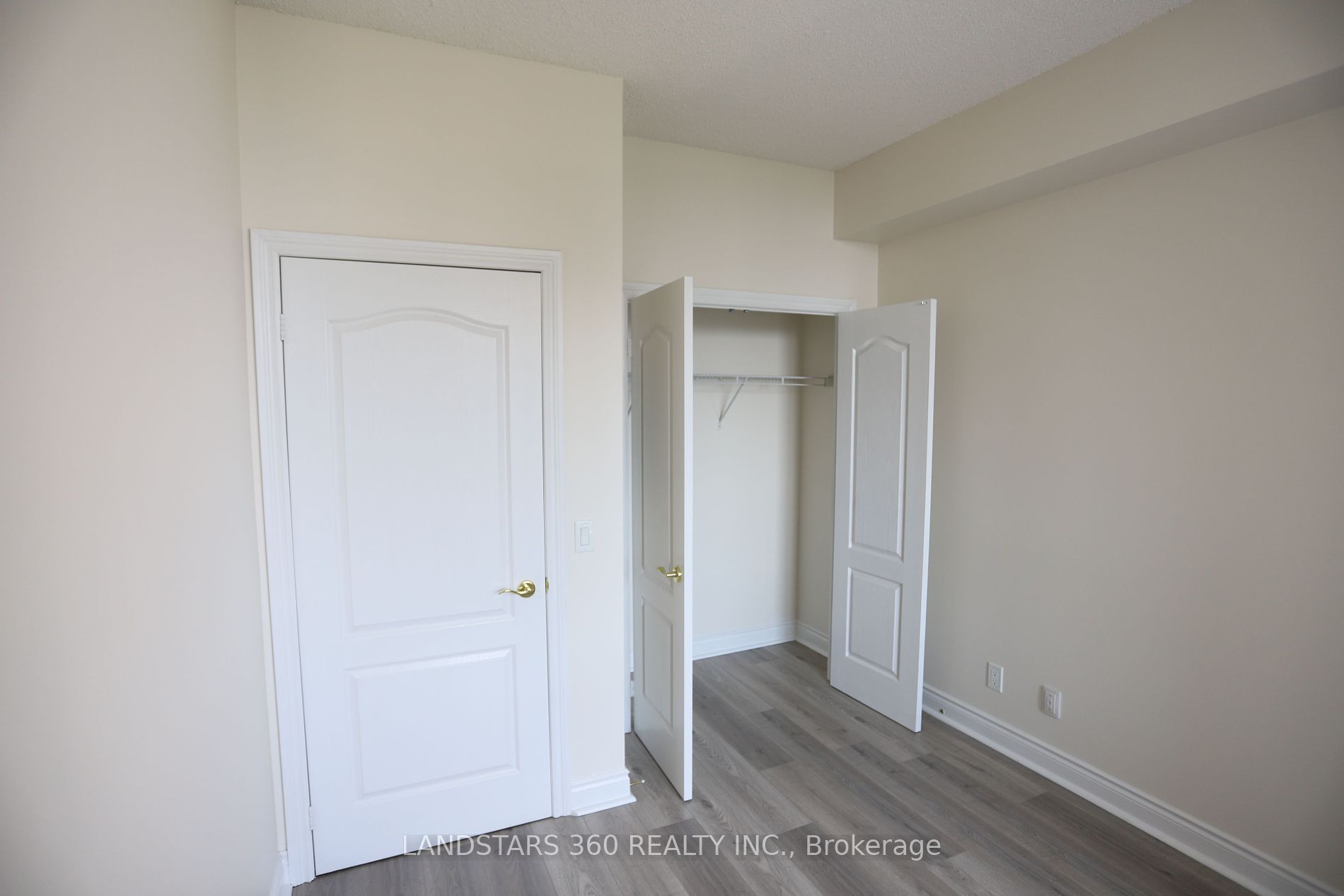 1101 Leslie St, #901