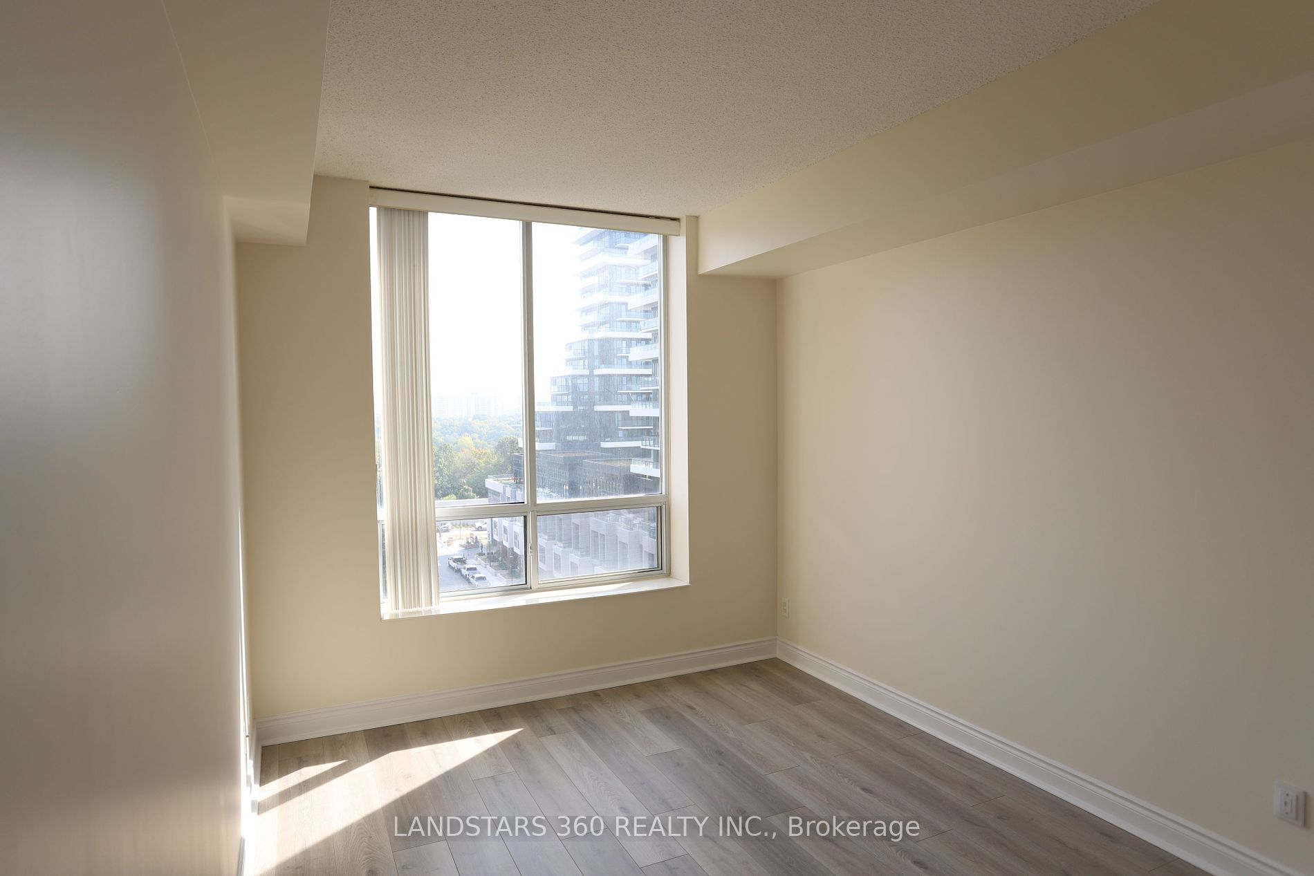1101 Leslie St, #901