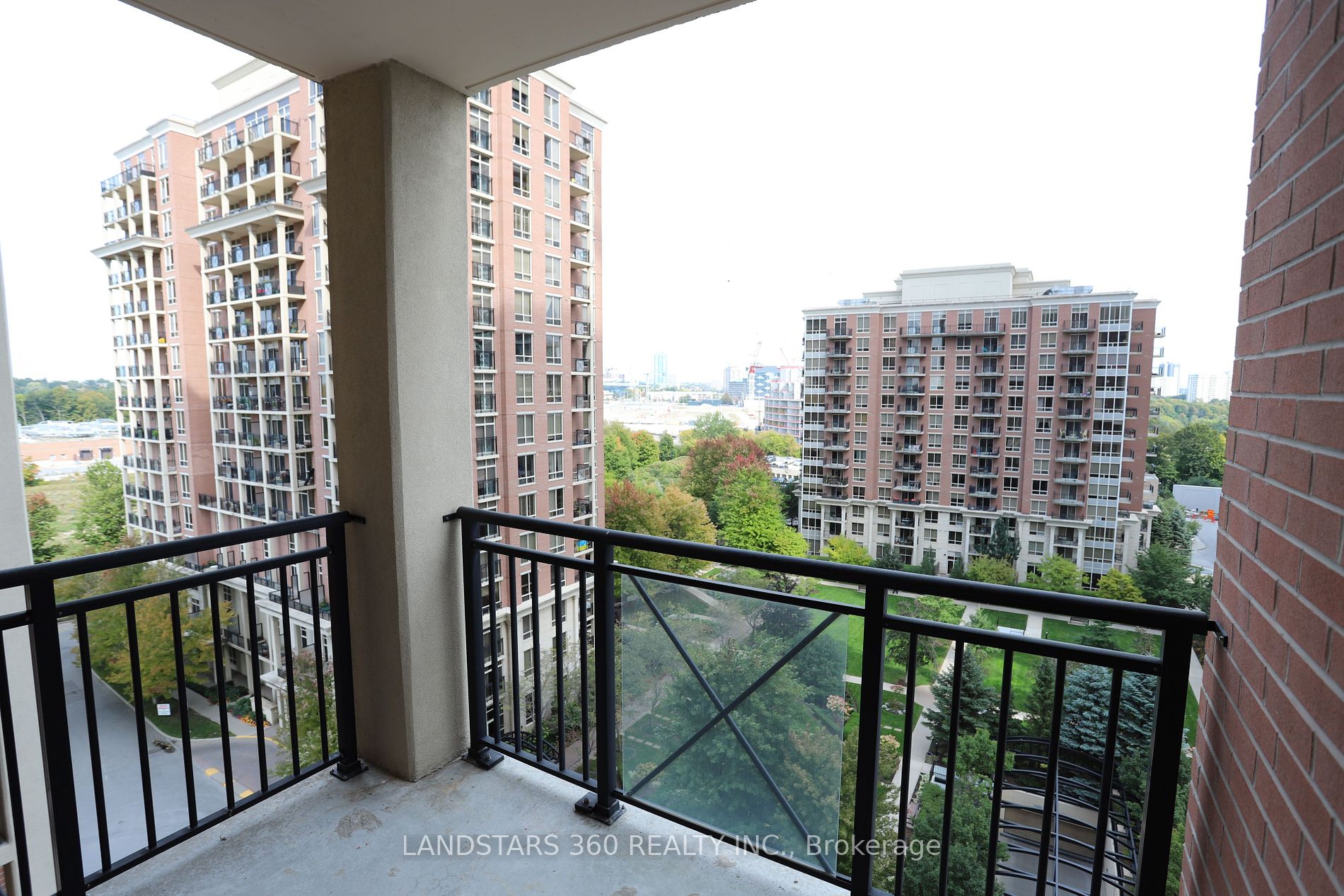 1101 Leslie St, #901