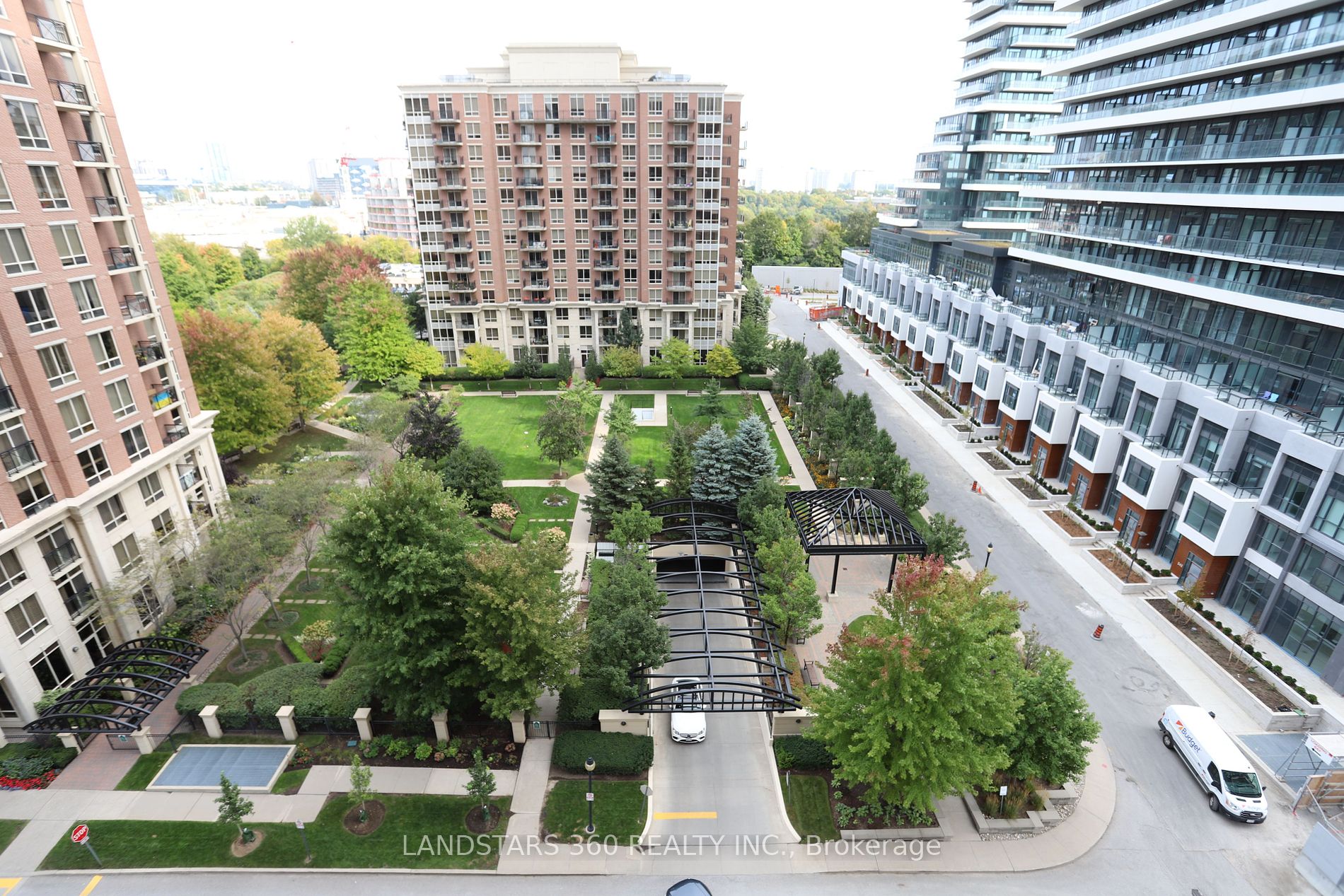 1101 Leslie St, #901