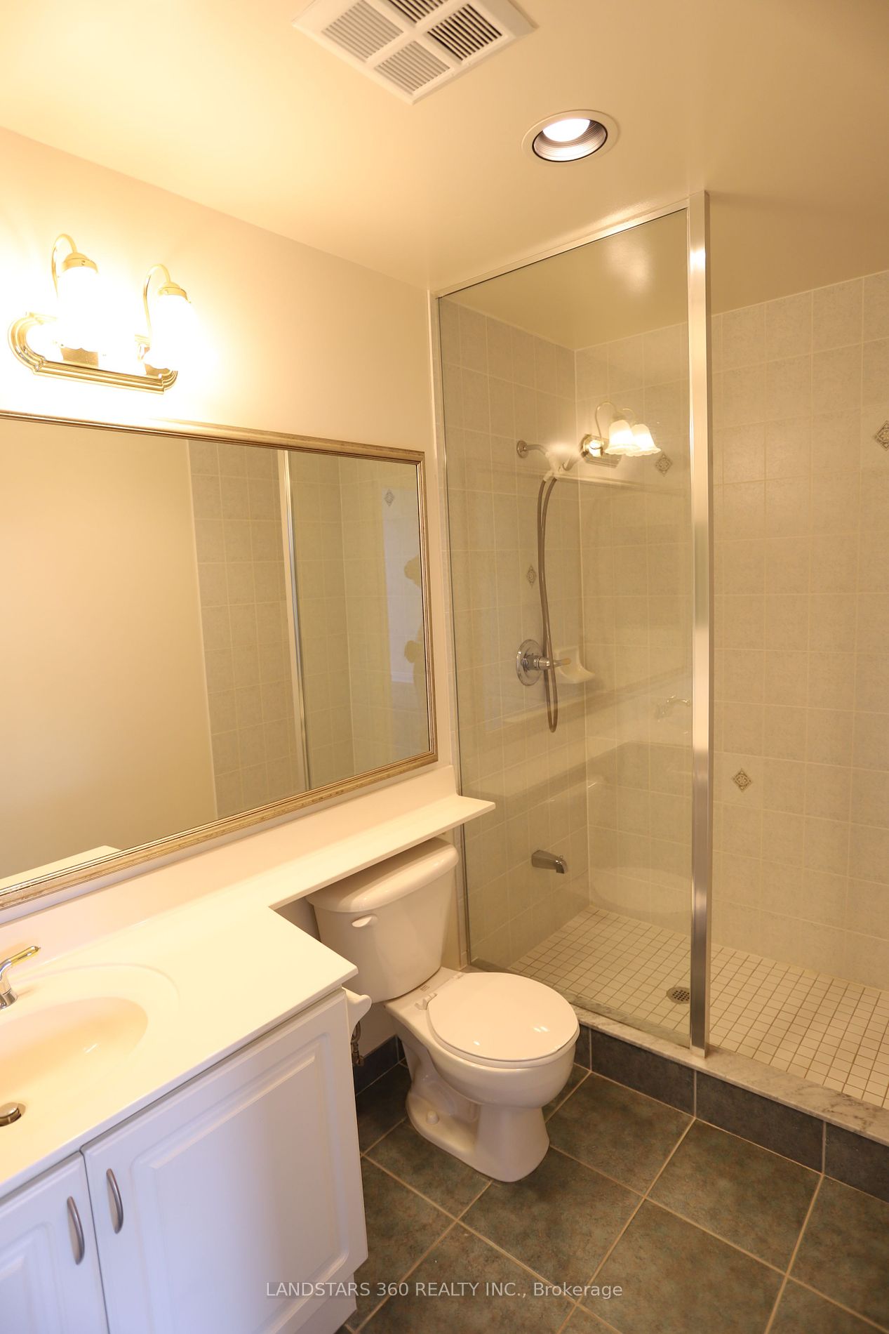 1101 Leslie St, #901