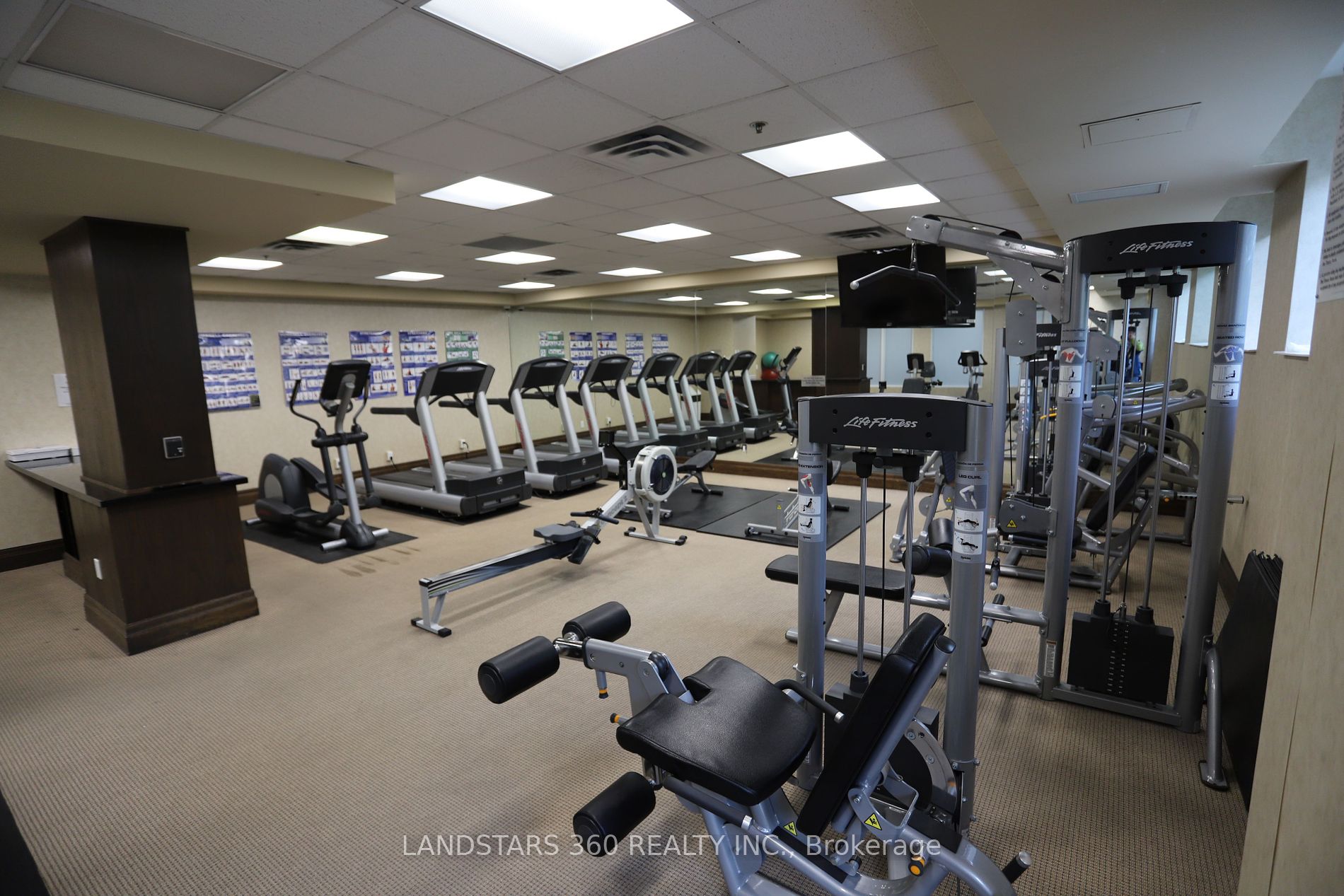 1101 Leslie St, #901