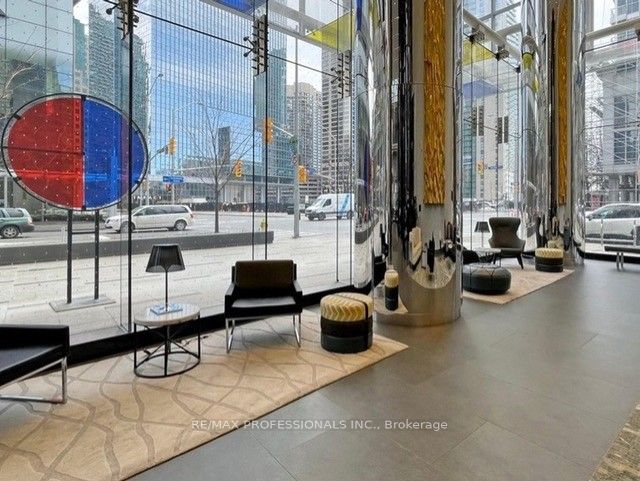 10 York St, #2410