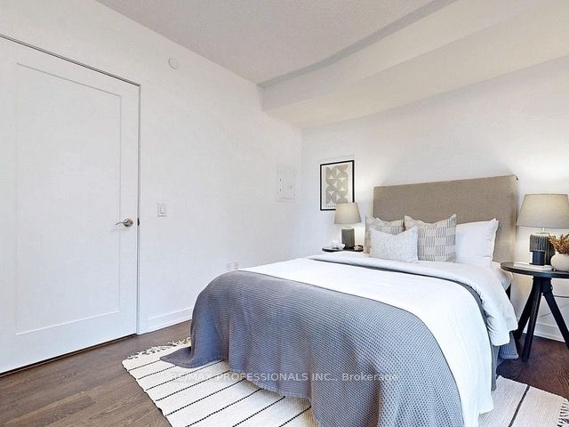10 York St, #2410