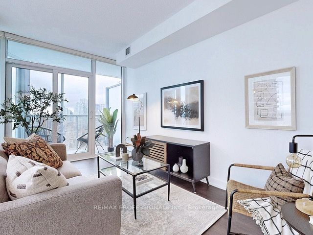 10 York St, #2410
