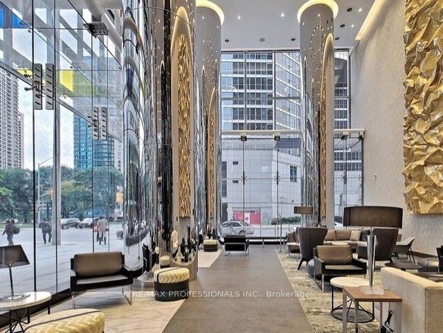 10 York St, #2410