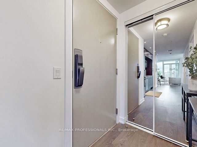10 York St, #2410