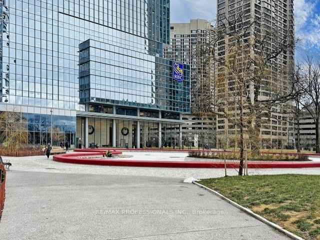 10 York St, #2410