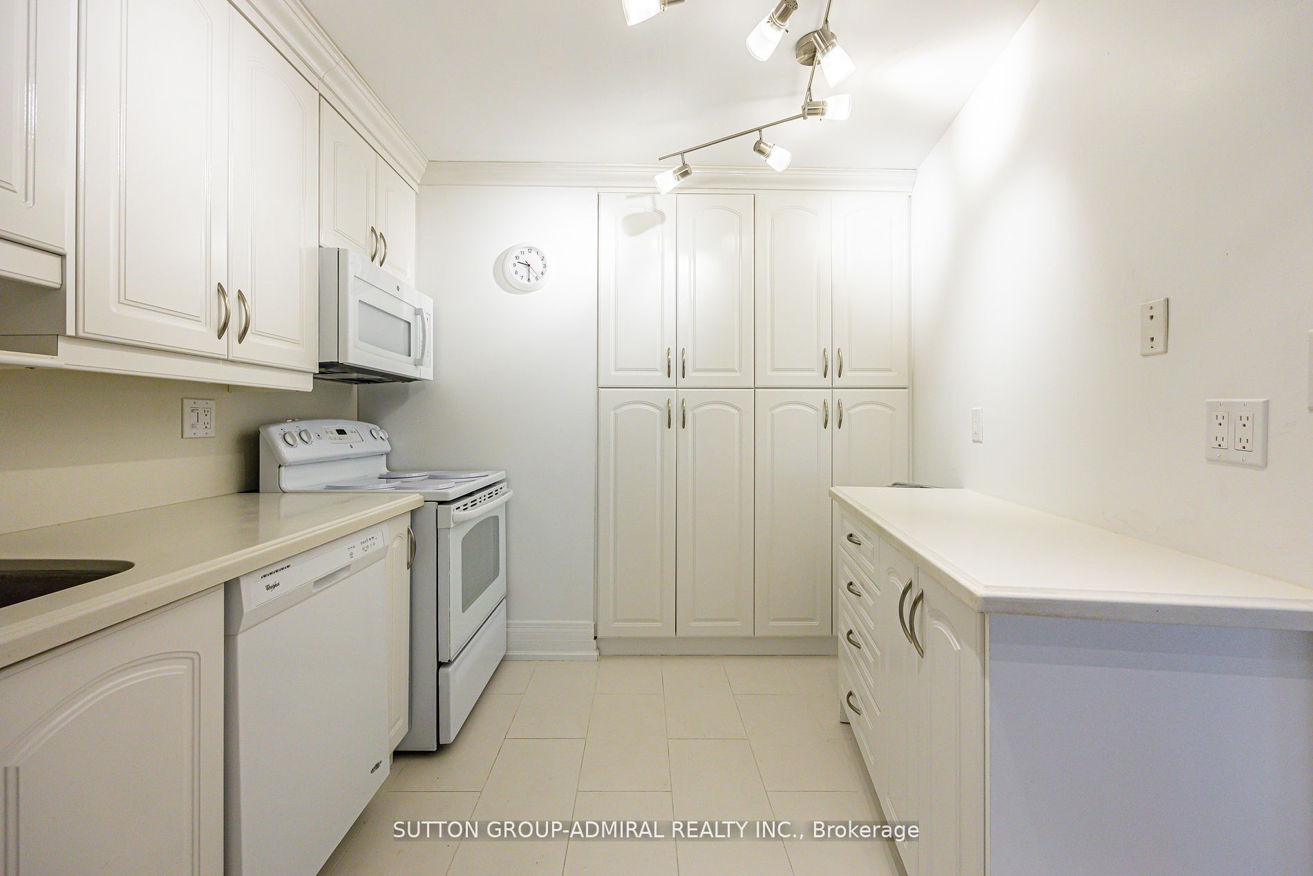 1201 Steeles Ave W, #201