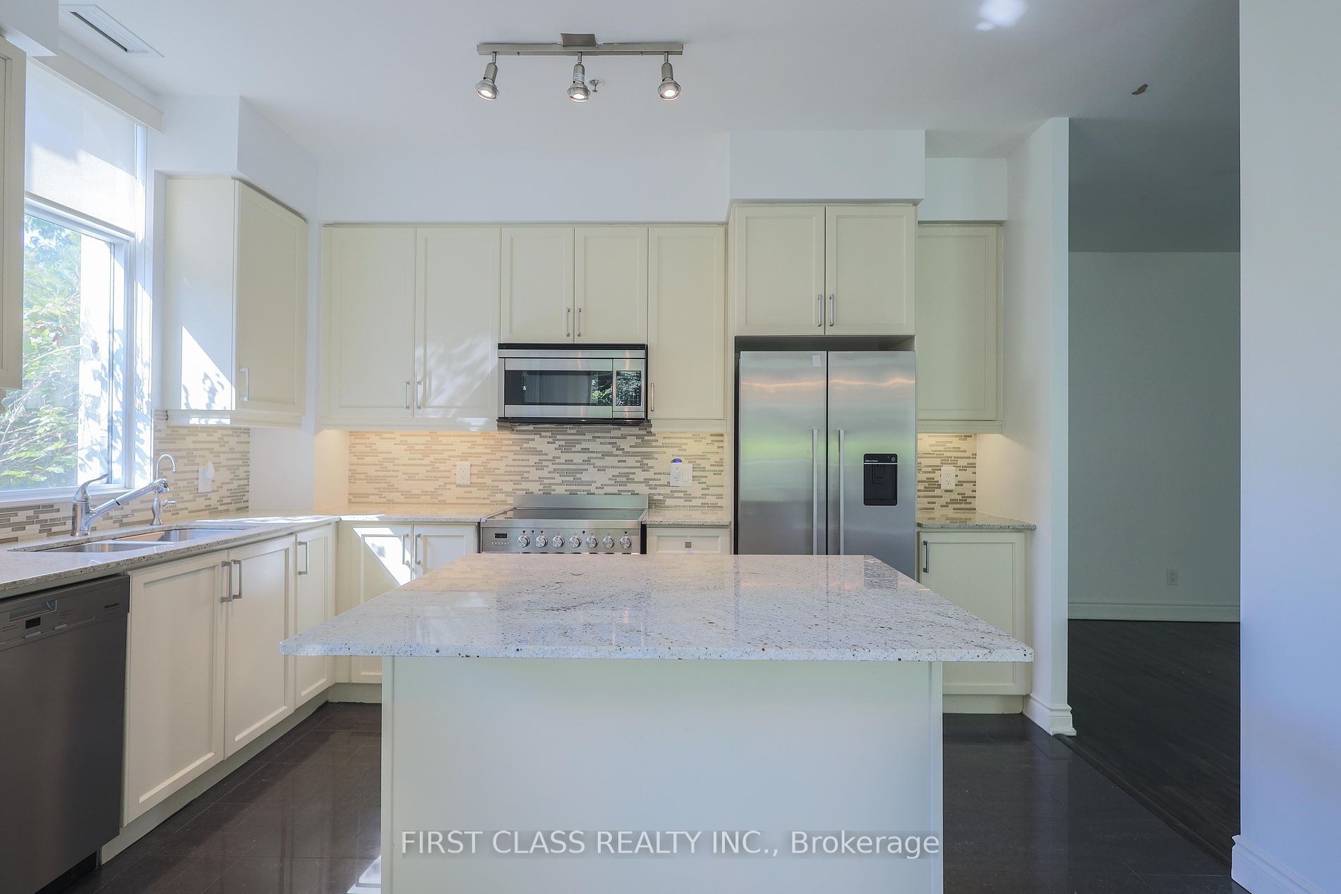 10 Bloorview Pl, #P1-01