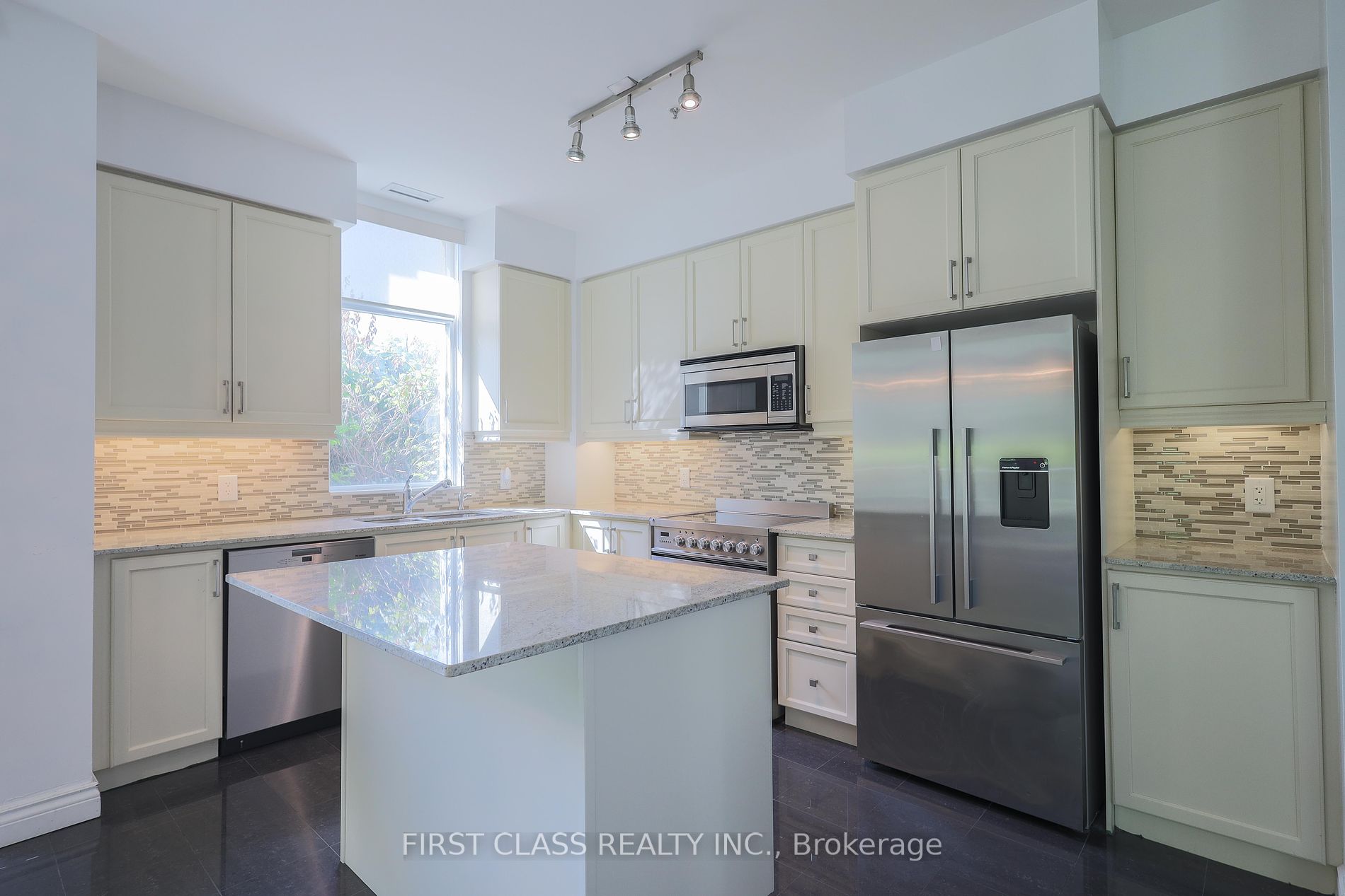 10 Bloorview Pl, #P1-01