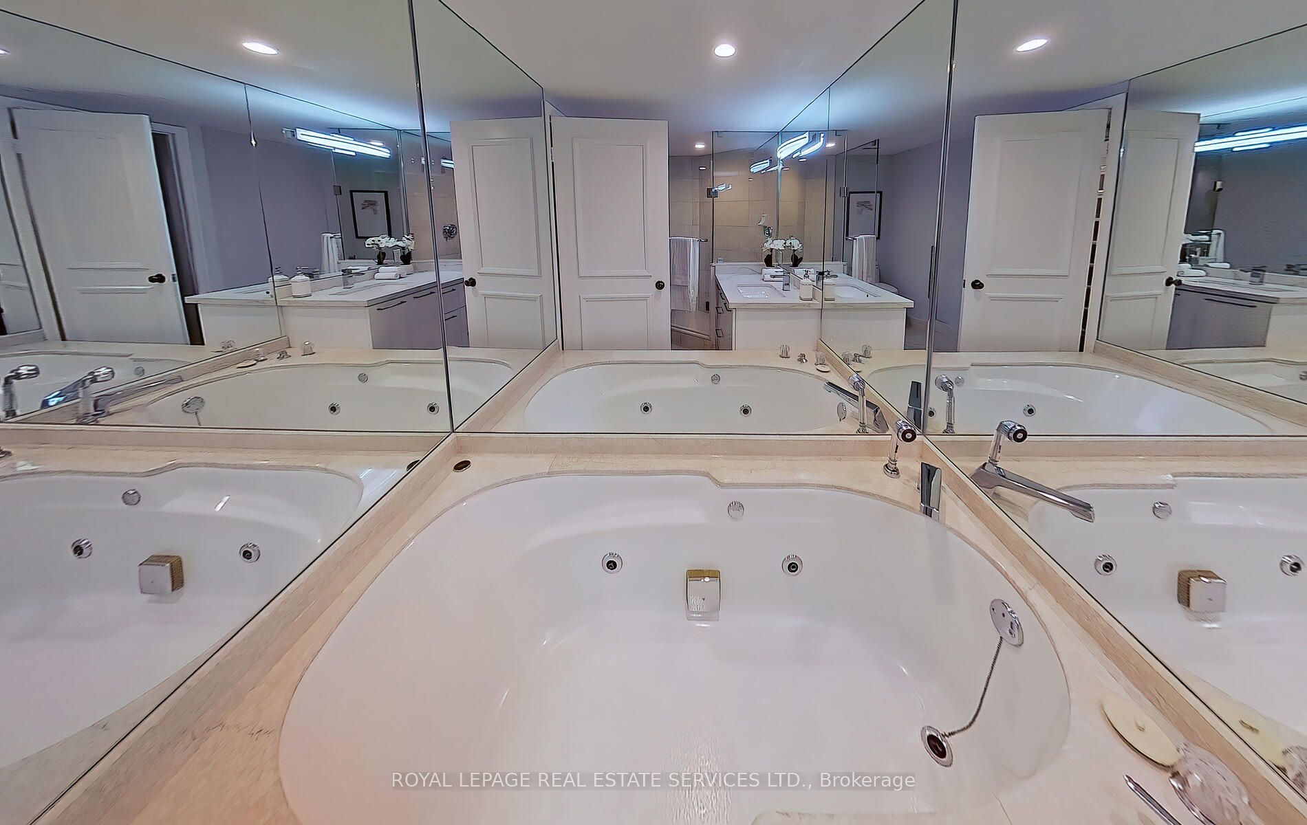 3800 Yonge St, #103