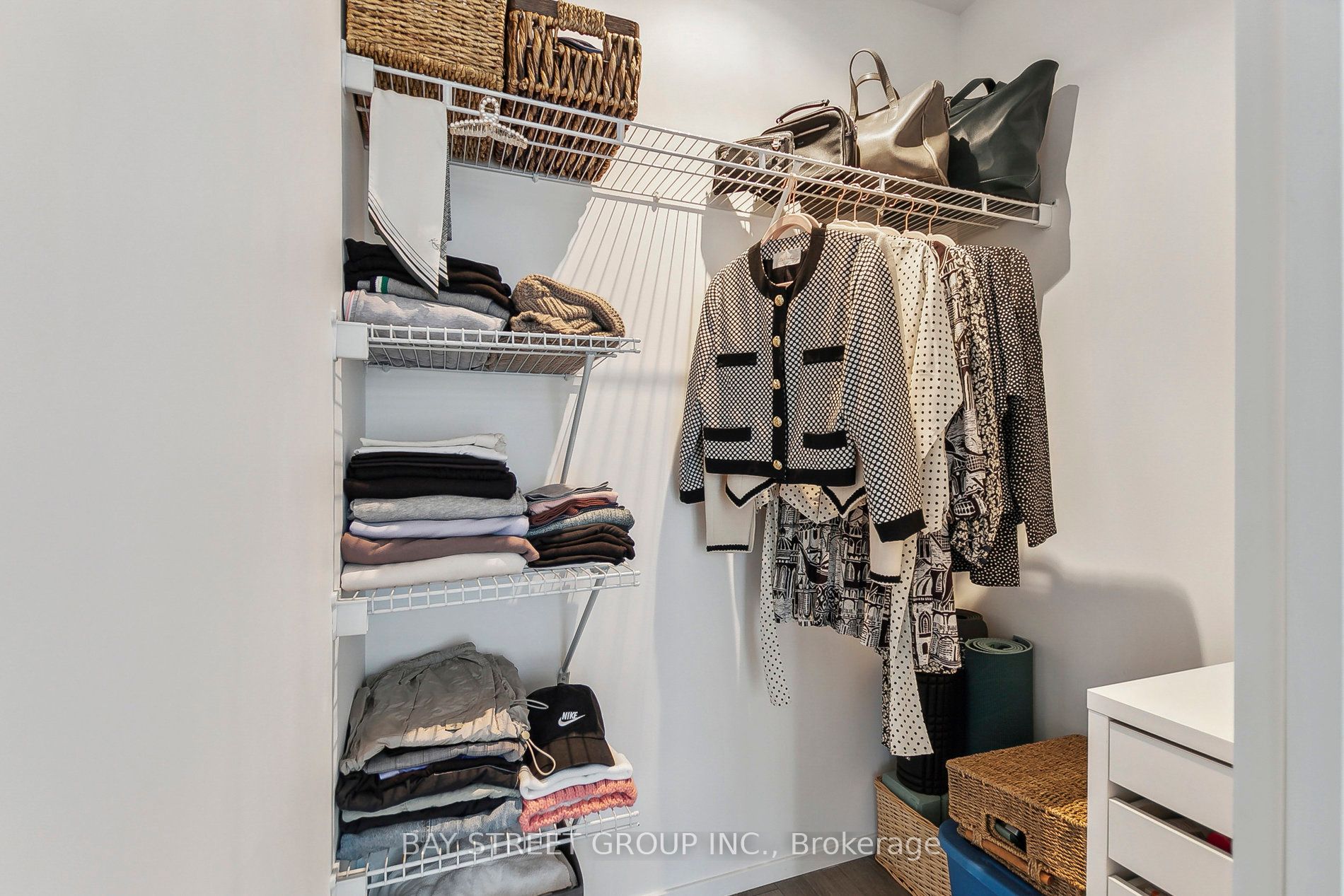 159 Dundas St E, #1703