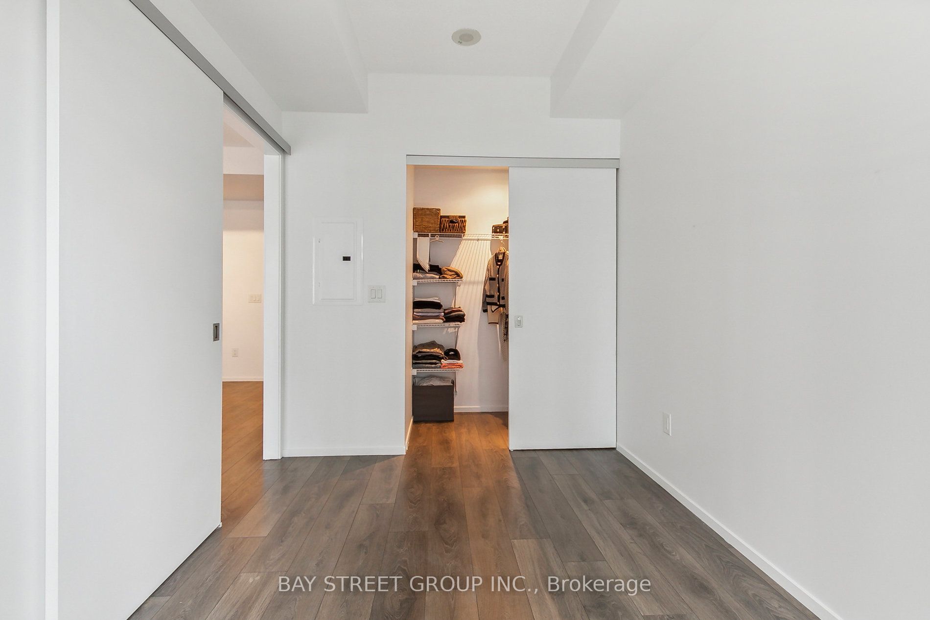 159 Dundas St E, #1703