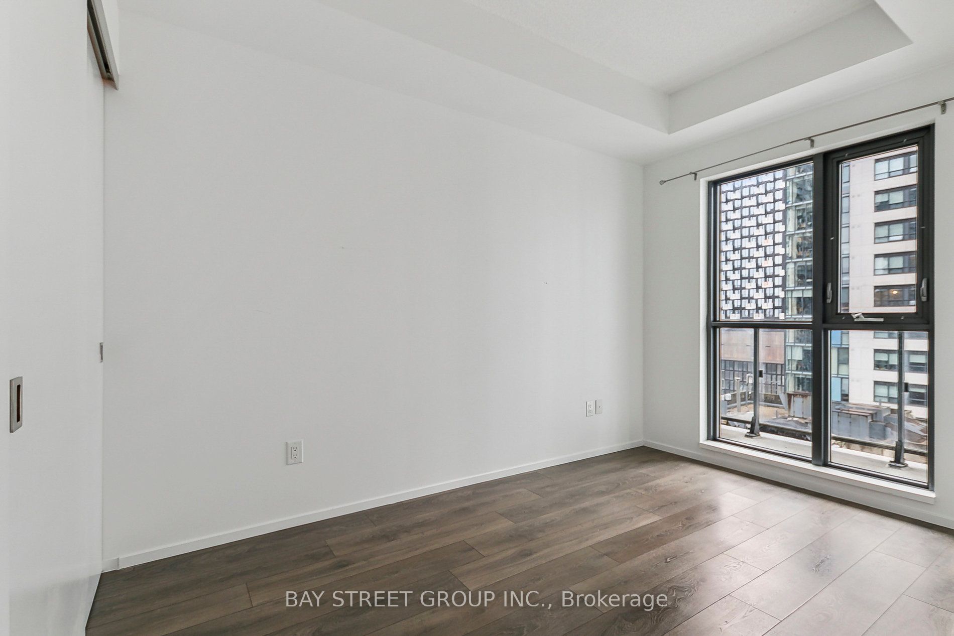 159 Dundas St E, #1703