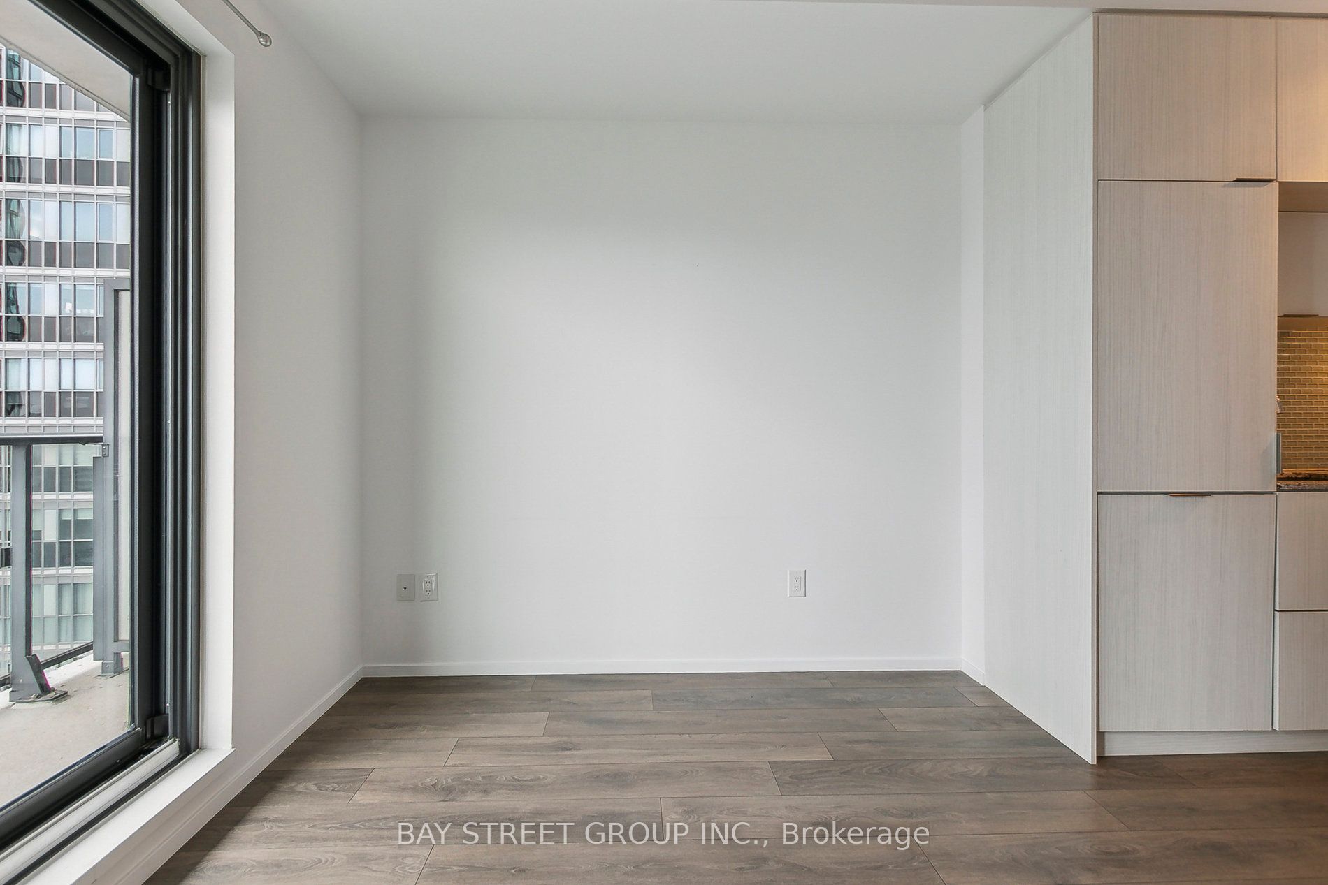 159 Dundas St E, #1703