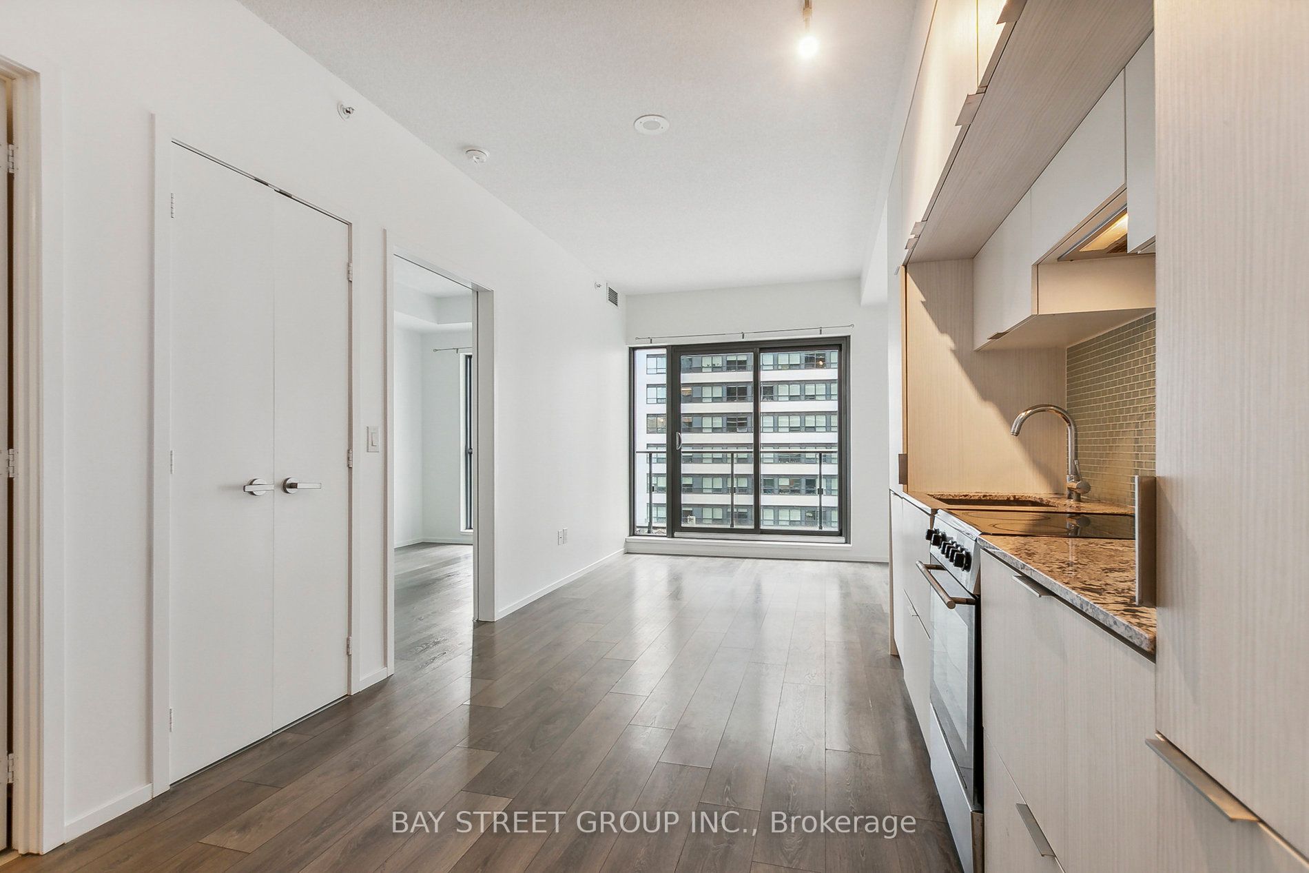 159 Dundas St E, #1703