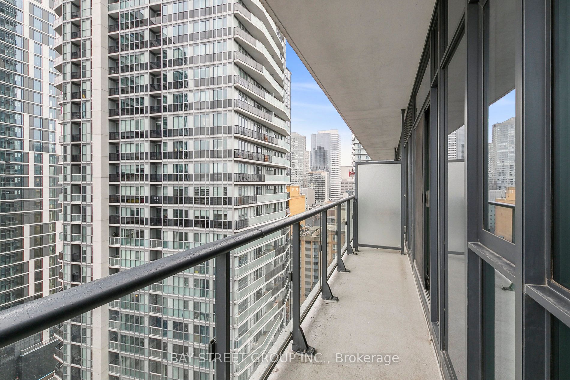 159 Dundas St E, #1703