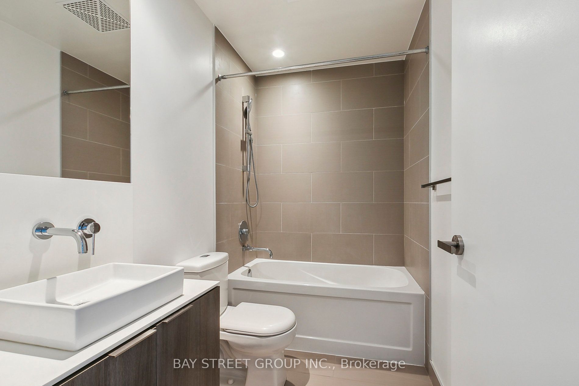 159 Dundas St E, #1703