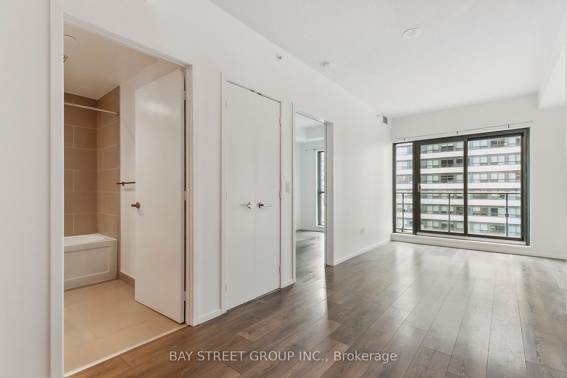 159 Dundas St E, #1703