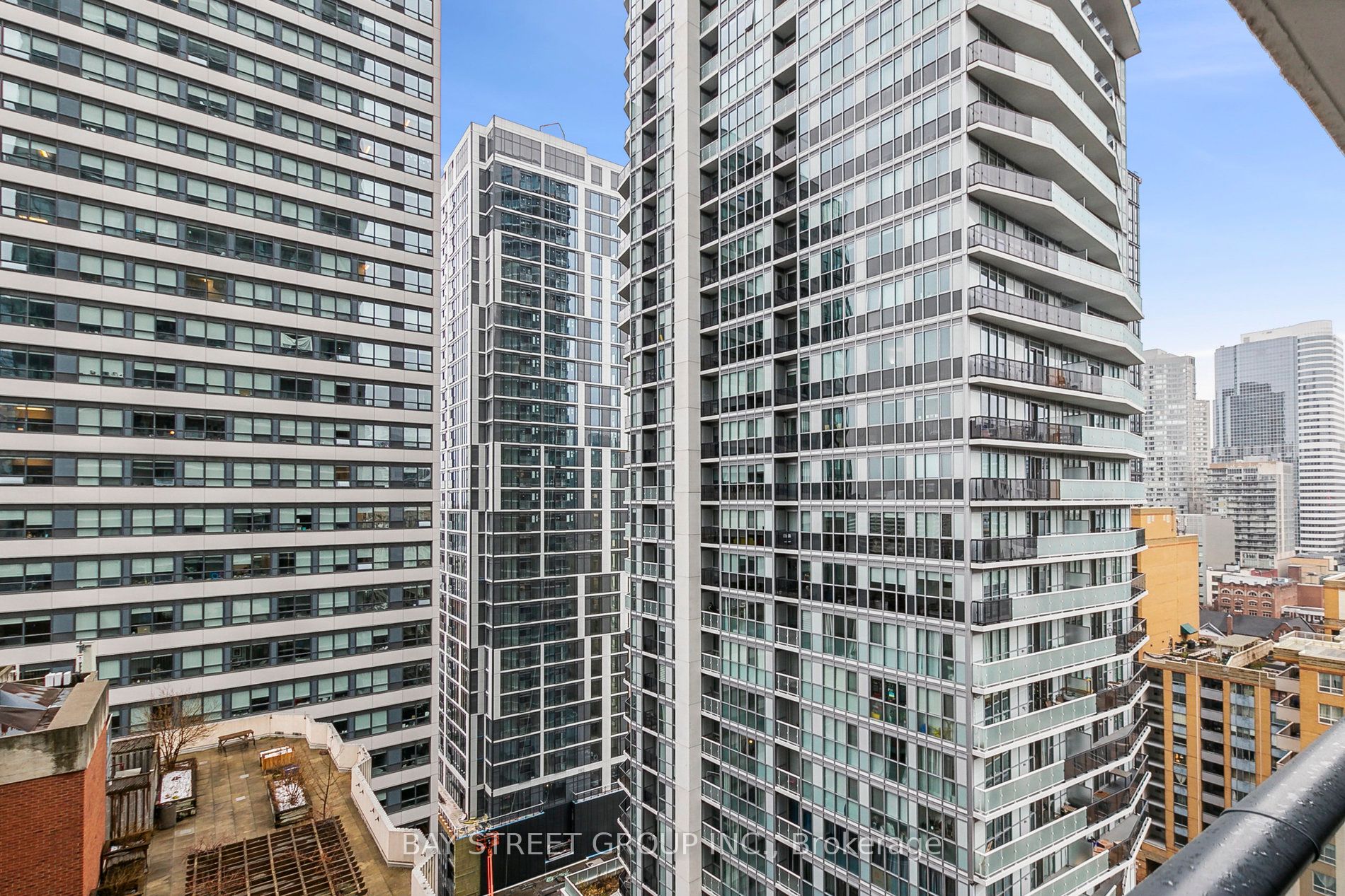 159 Dundas St E, #1703
