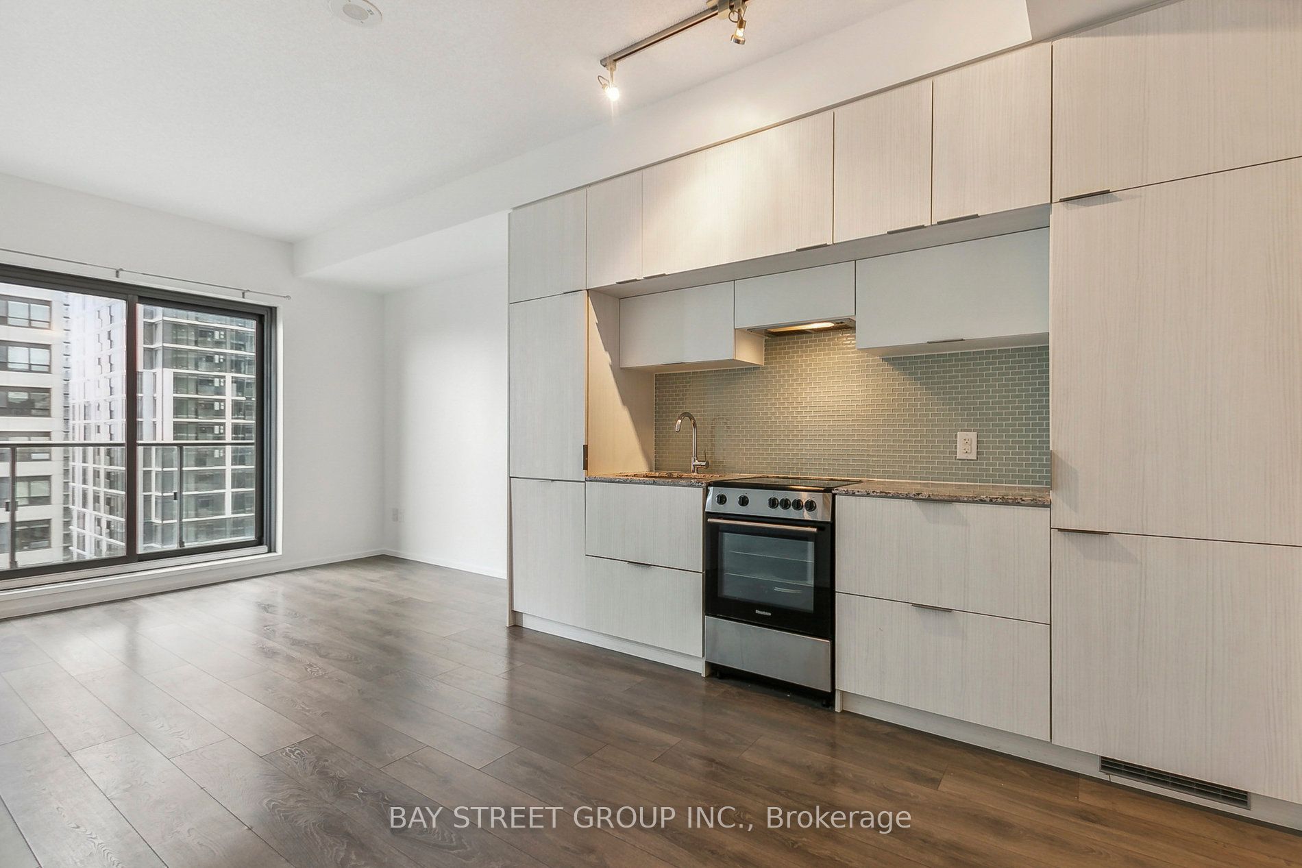 159 Dundas St E, #1703