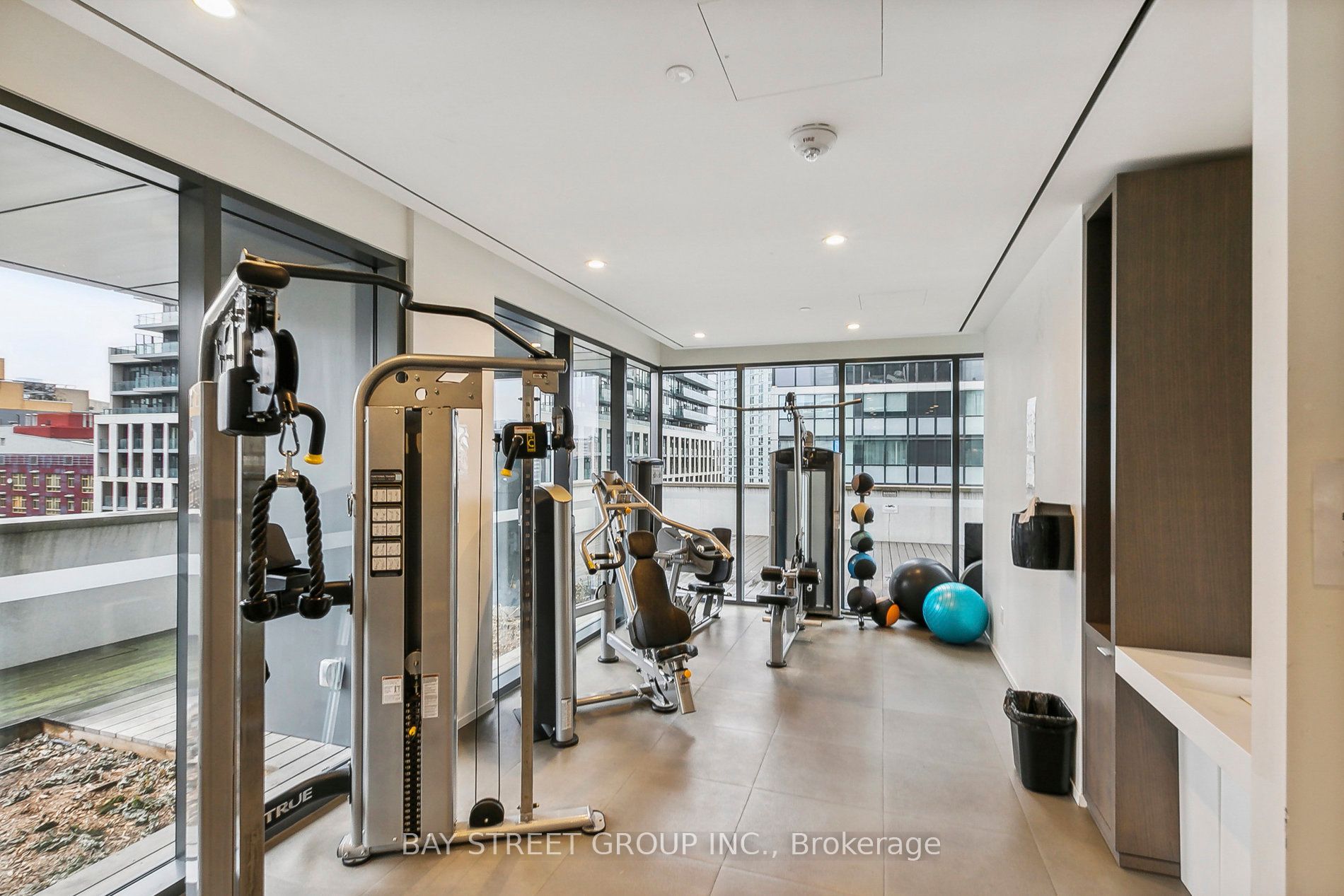 159 Dundas St E, #1703