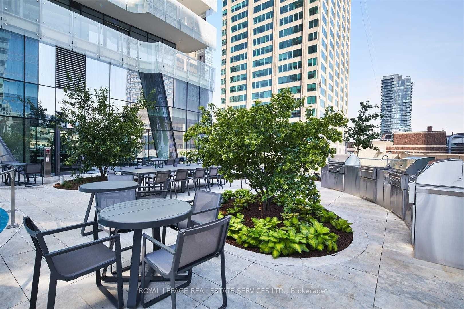 1 Bloor St E, #3309