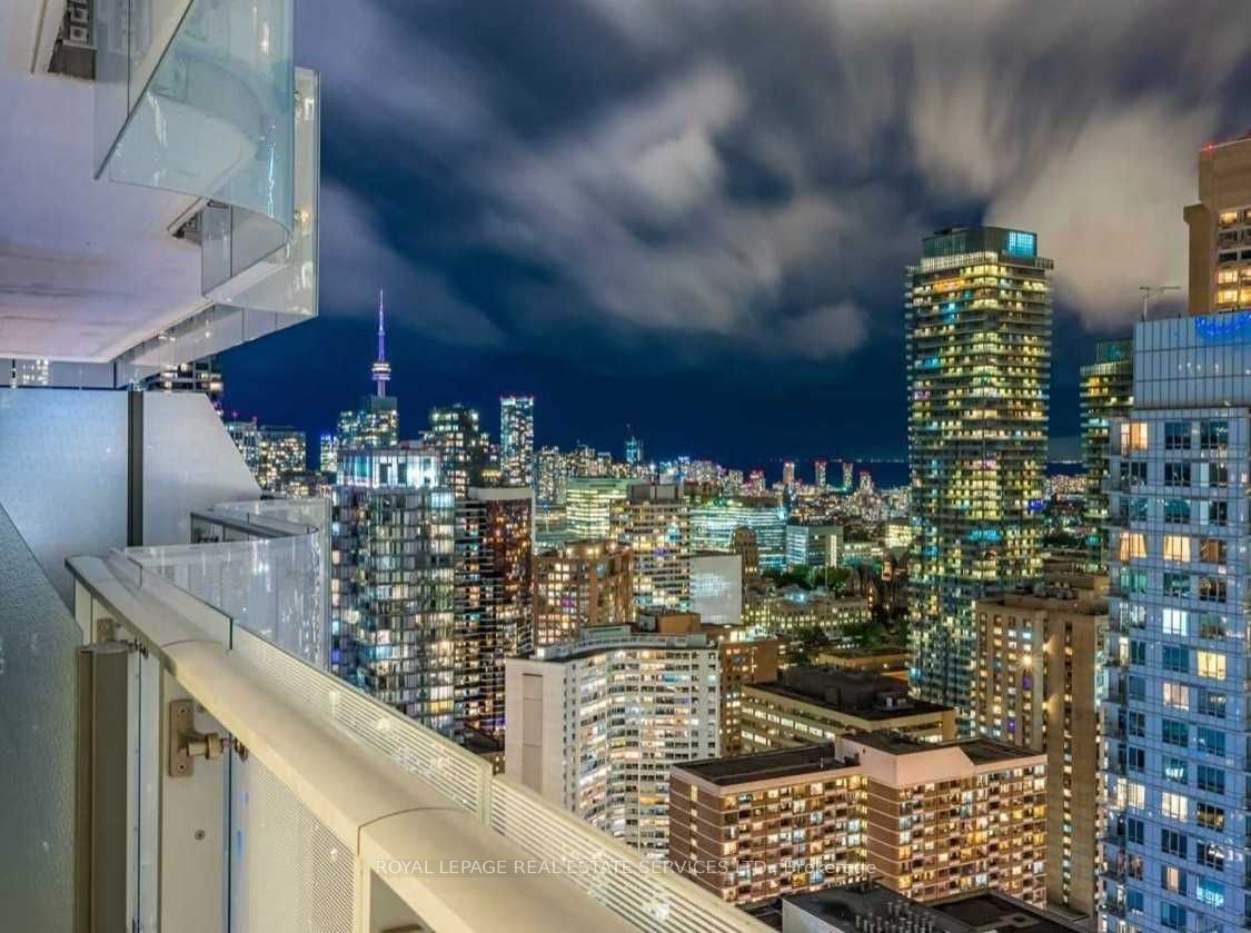 1 Bloor St E, #3309