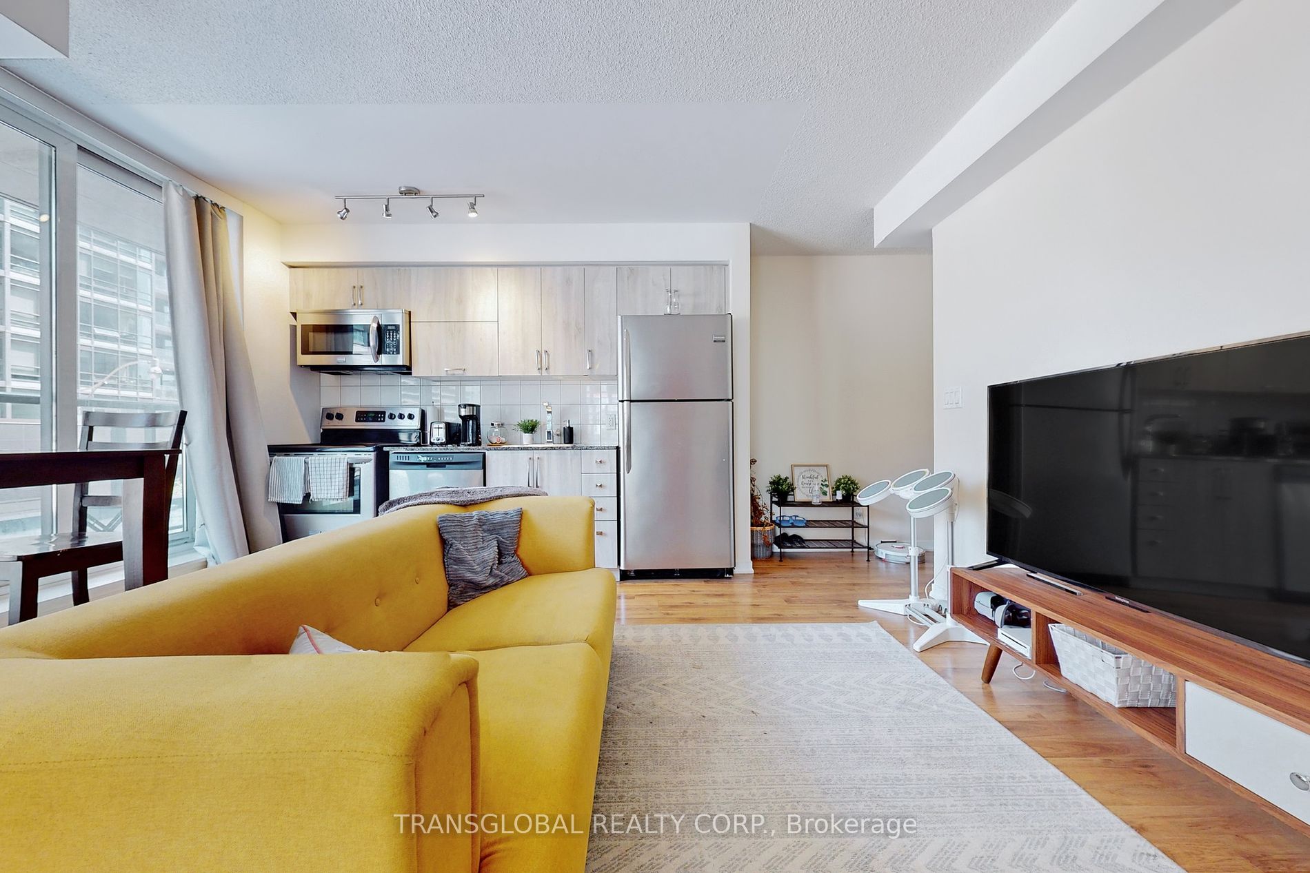 20 Joe Shuster Way, #202