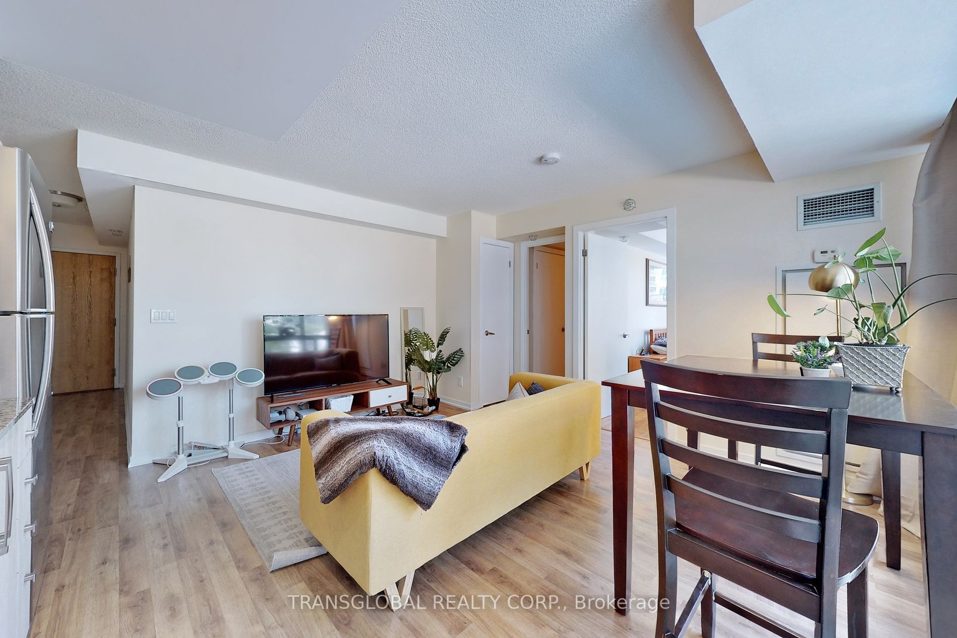 20 Joe Shuster Way, #202