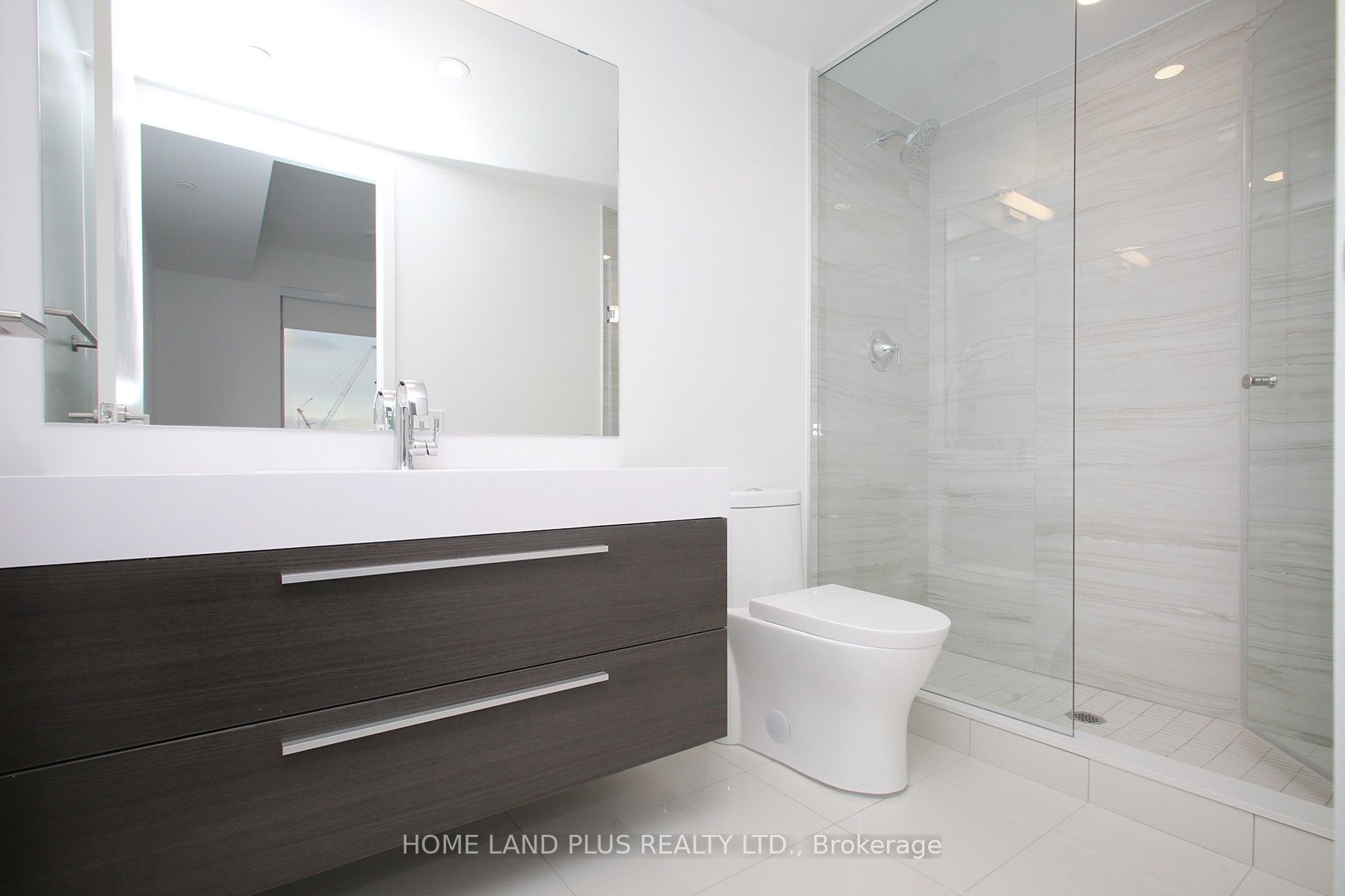 39 Roehampton Avenue #2704