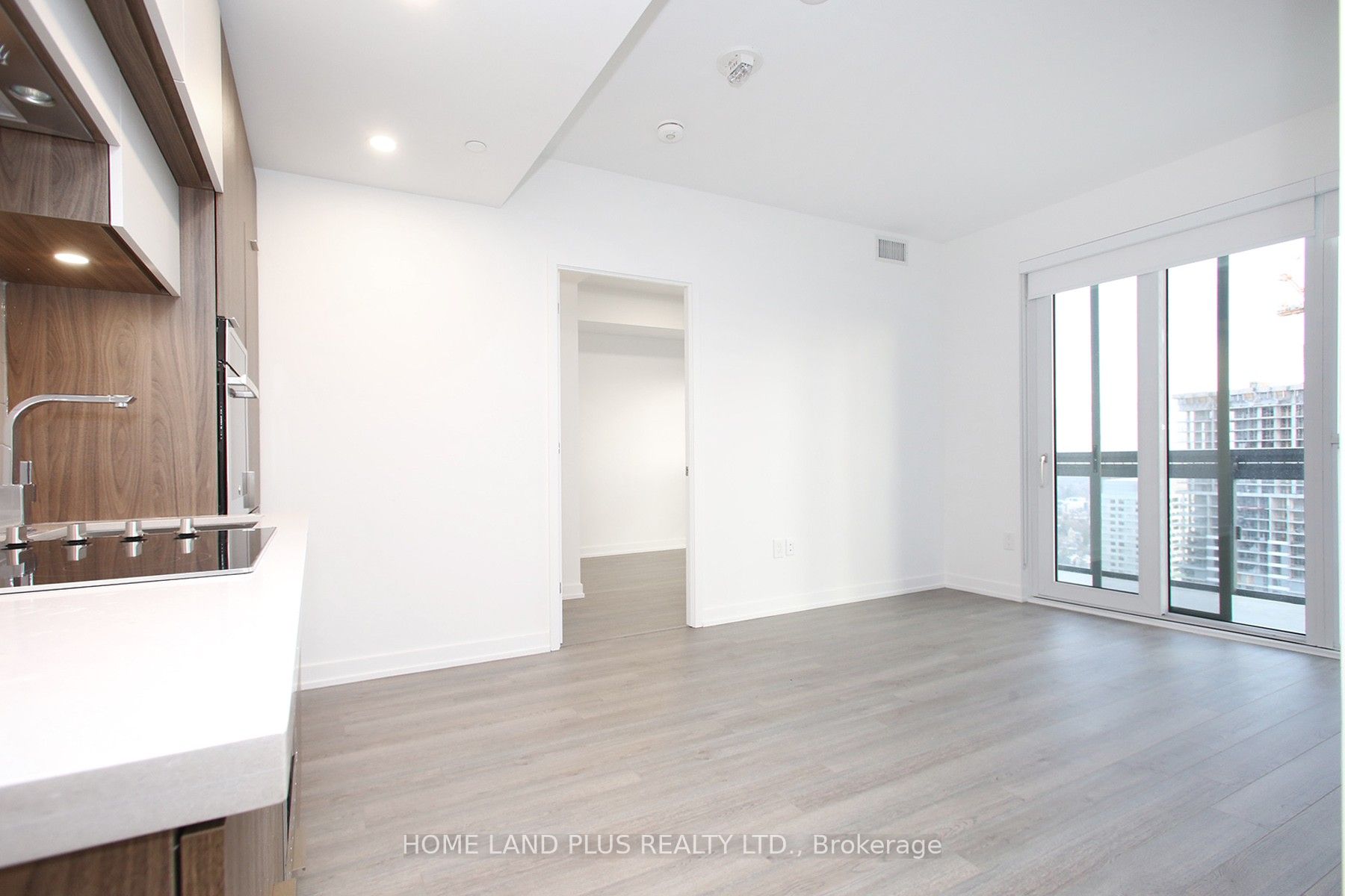 39 Roehampton Avenue #2704