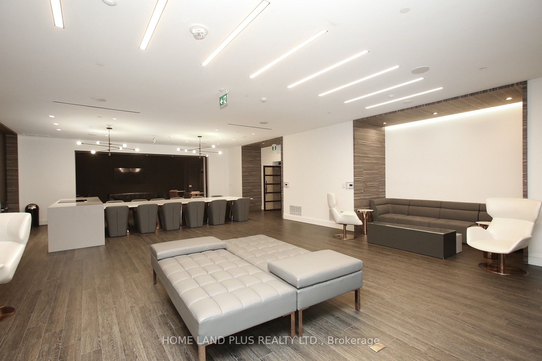 39 Roehampton Avenue #2704