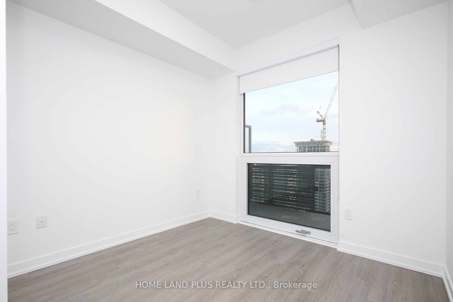 39 Roehampton Avenue #2704