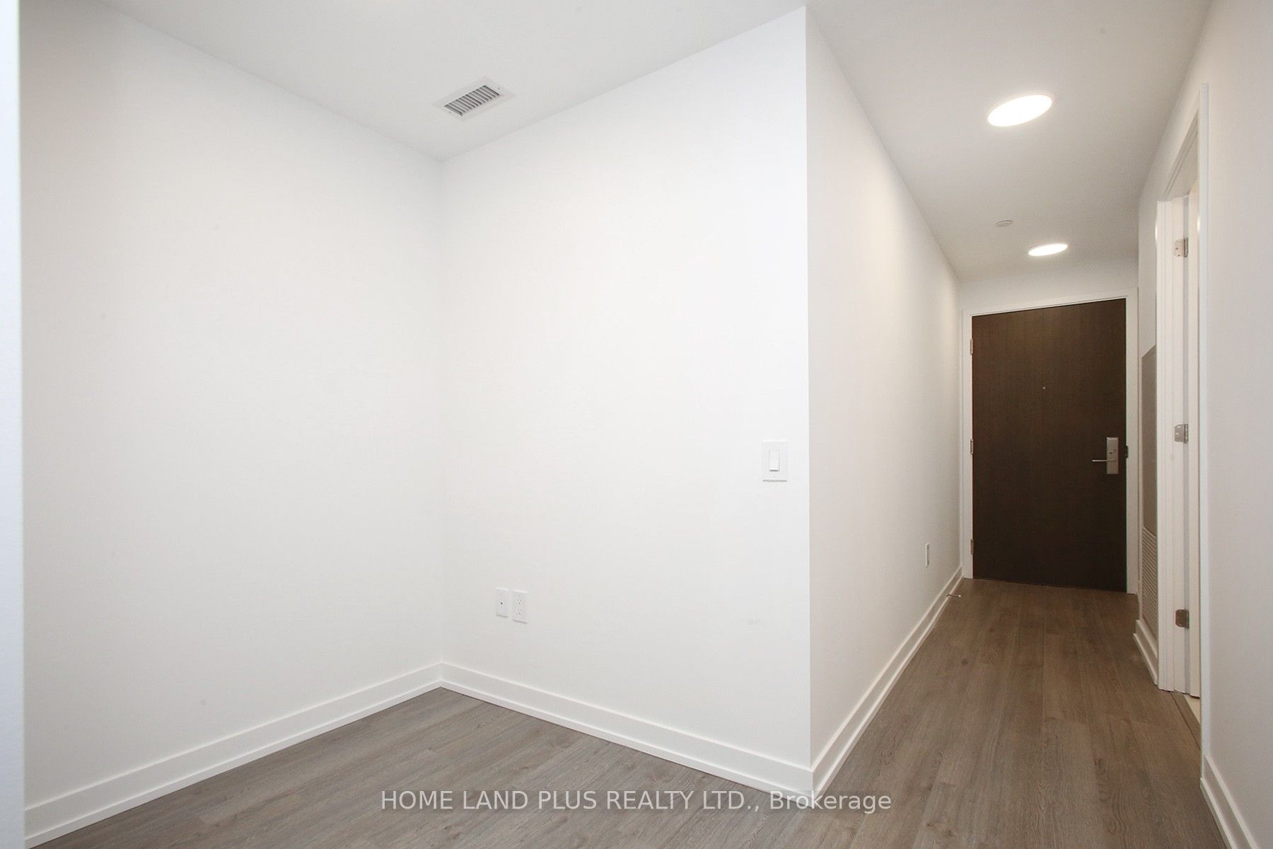 39 Roehampton Avenue #2704