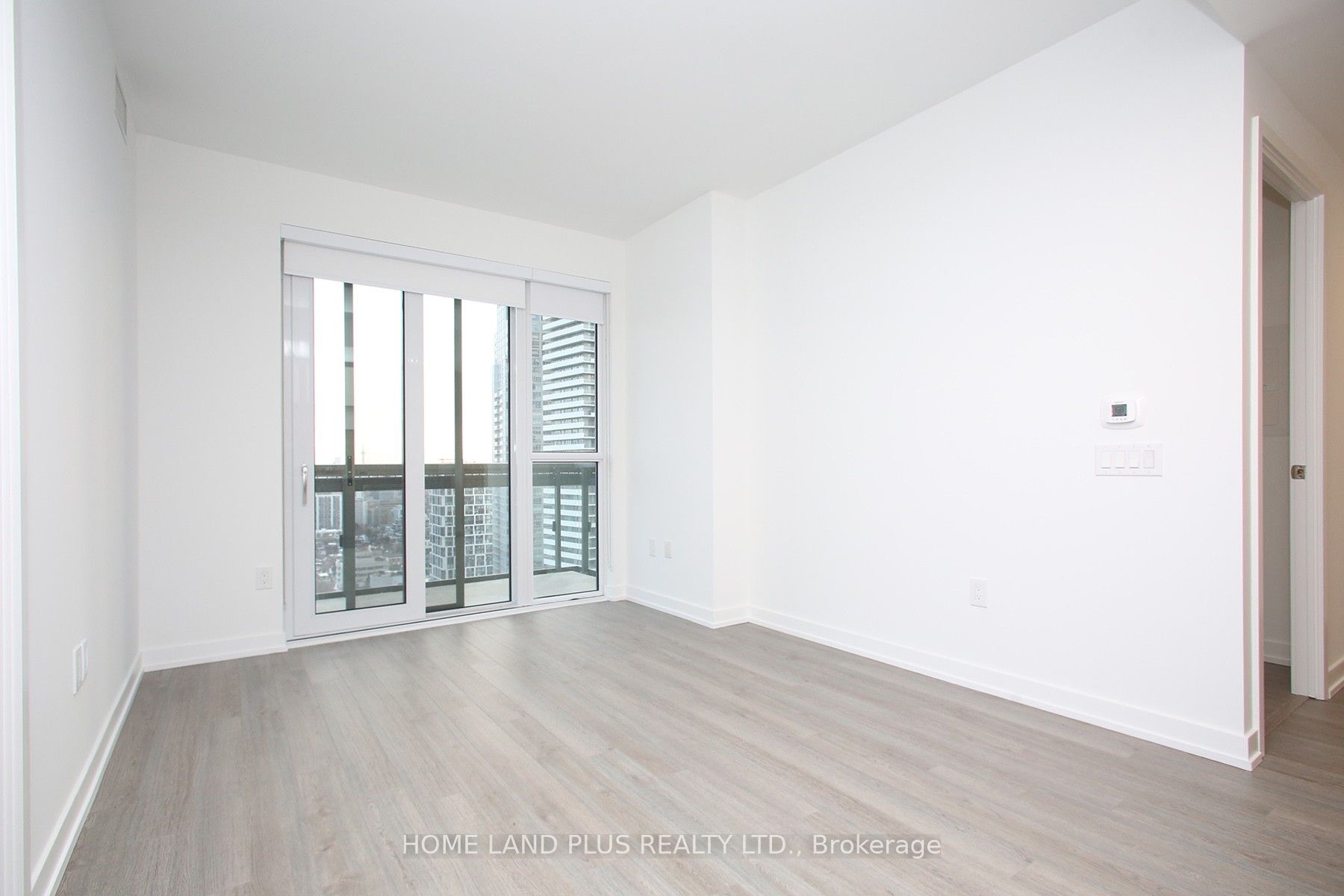 39 Roehampton Avenue #2704
