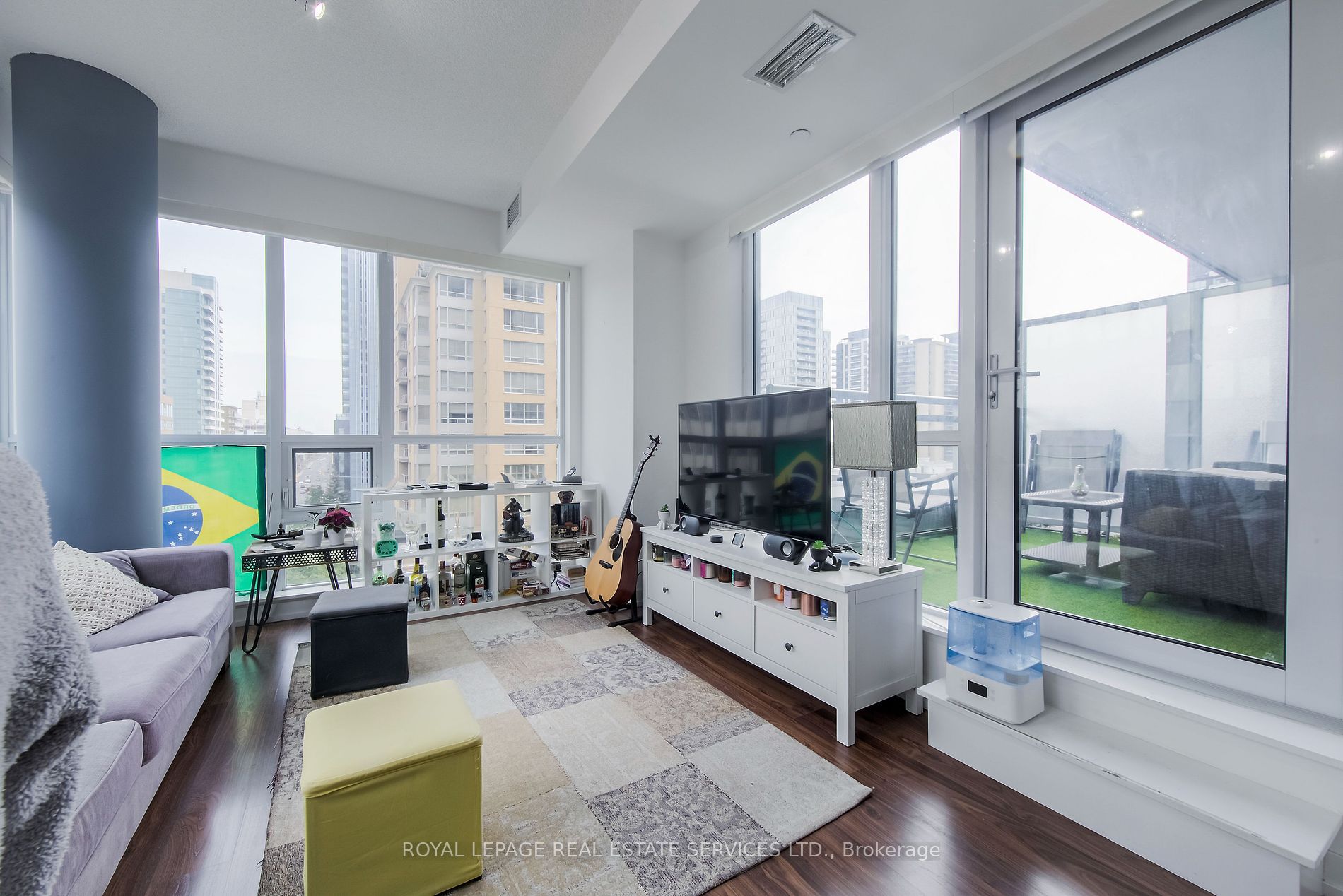 98 Lillian Street, #520